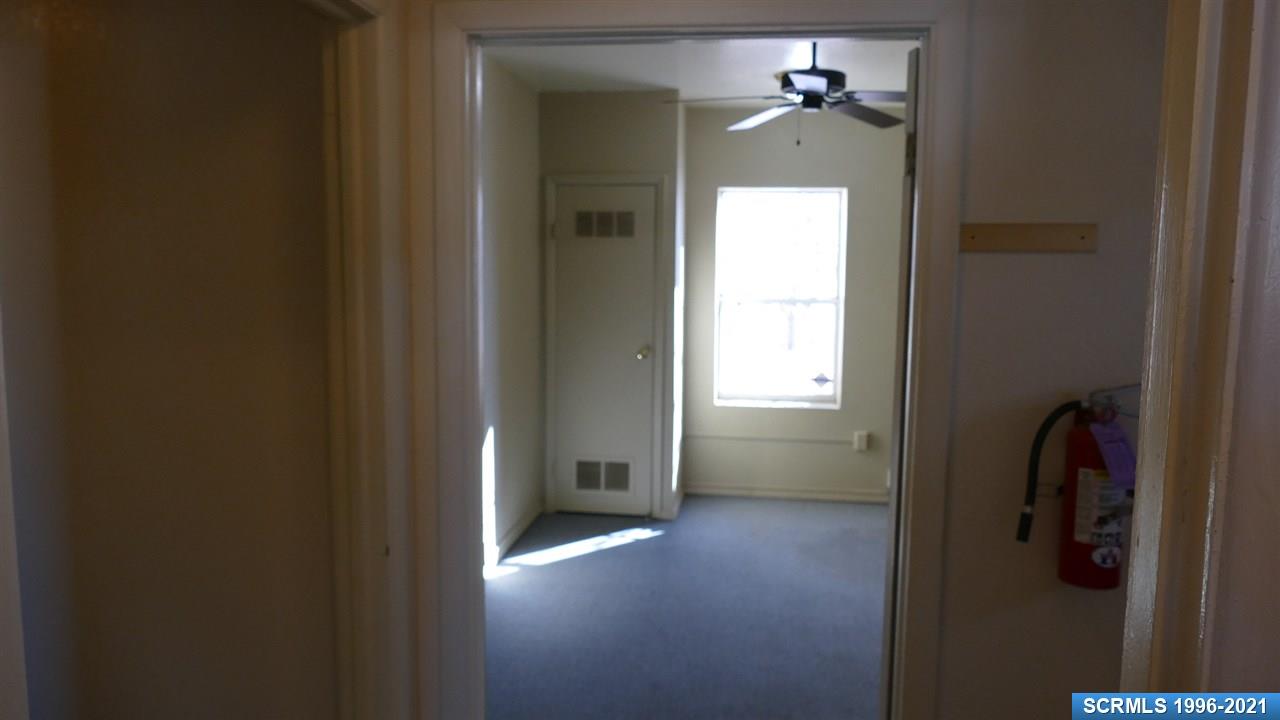 301 W College Avenue, photograph 13