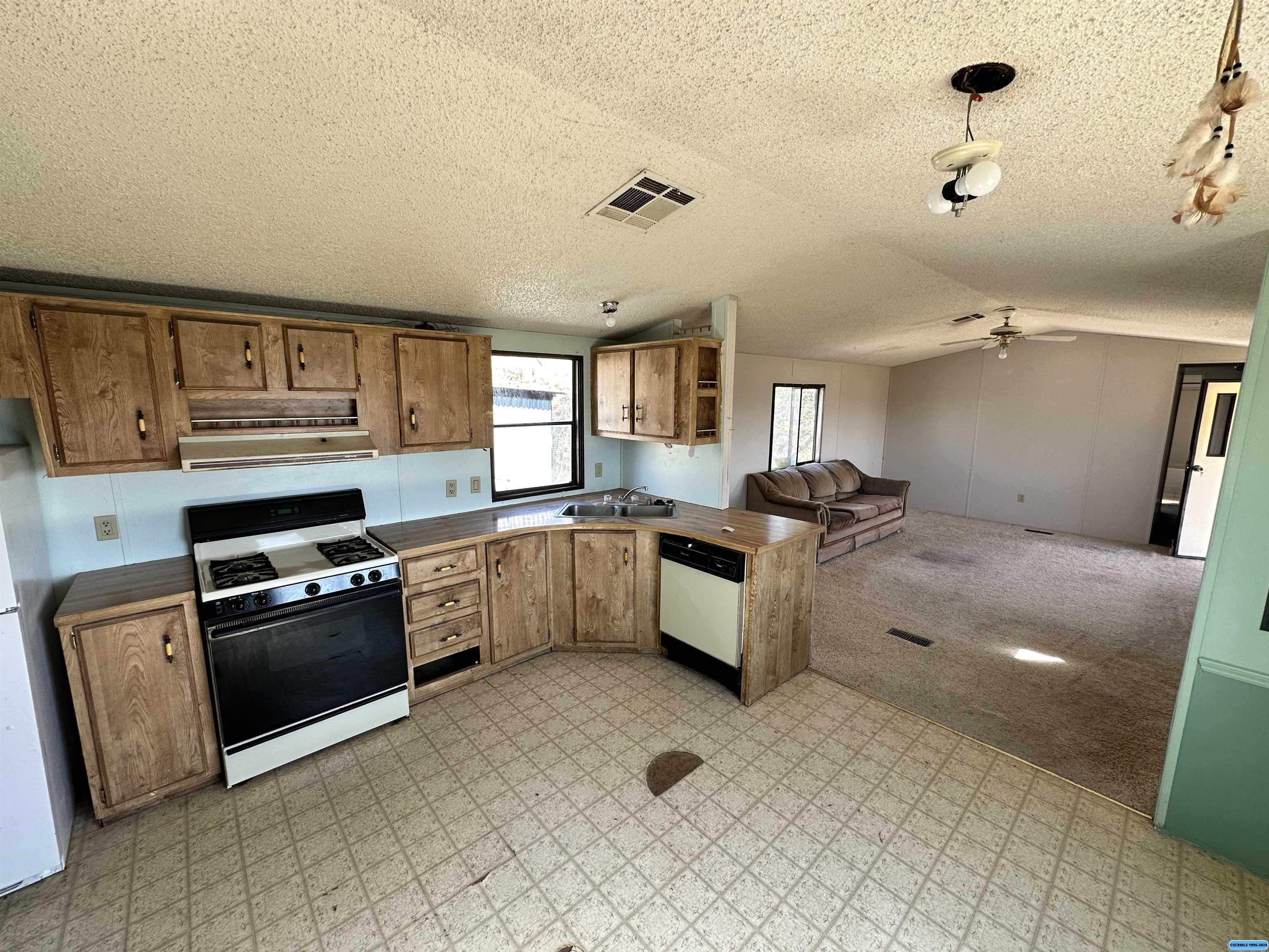 1430 Kidder Road, photograph 5