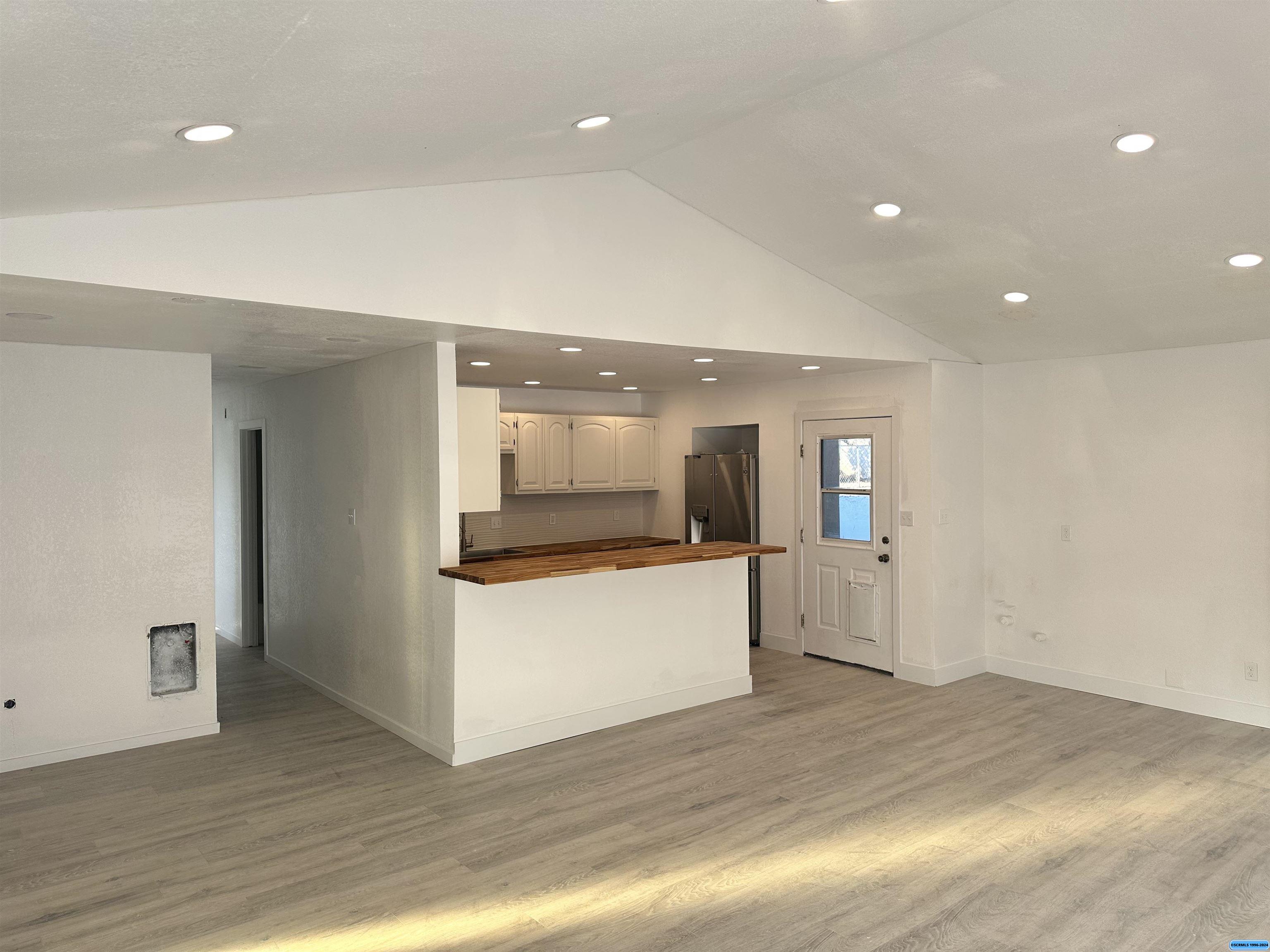 3925 Little Walnut, photograph 5