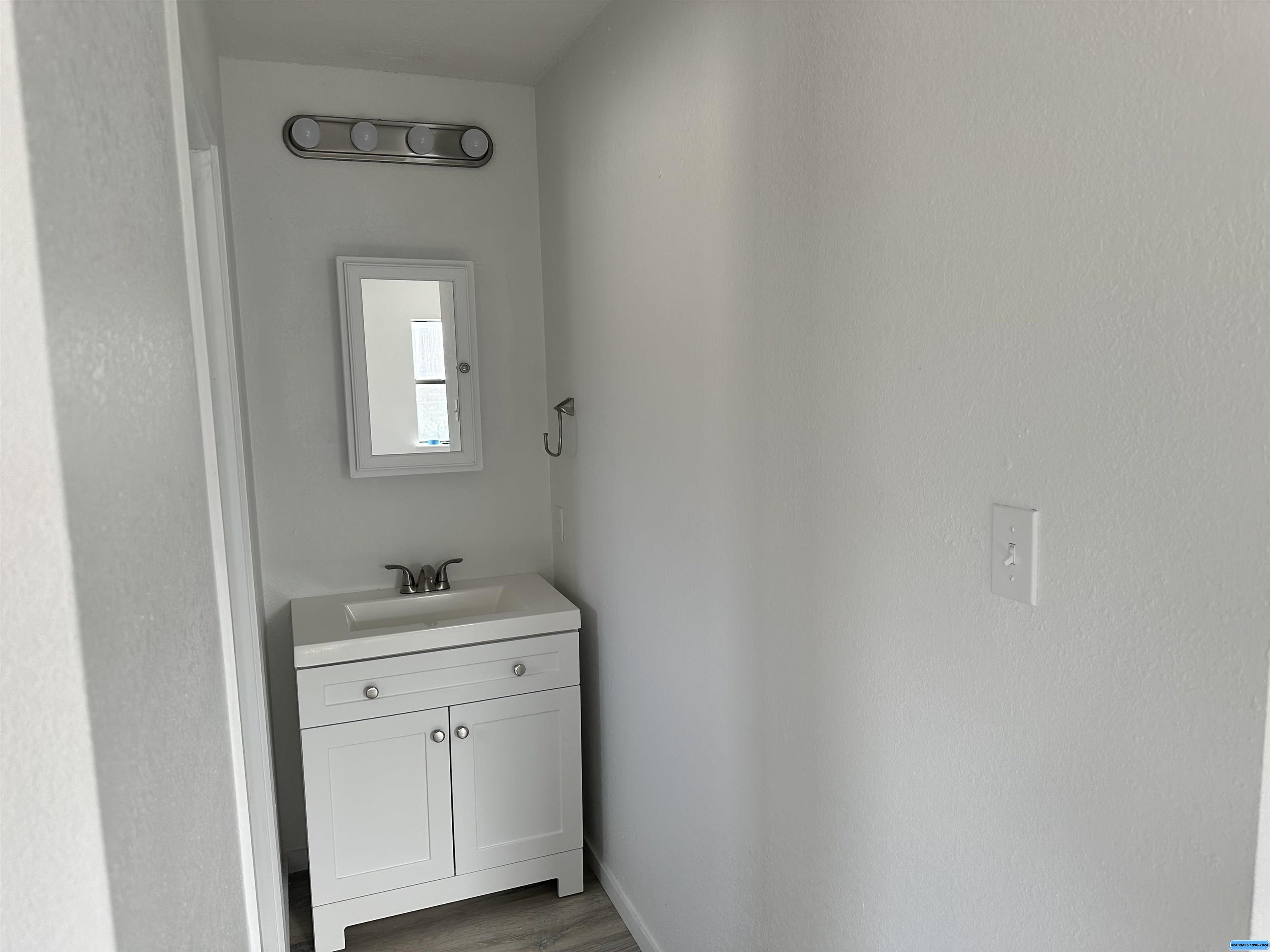 3925 Little Walnut, photograph 12