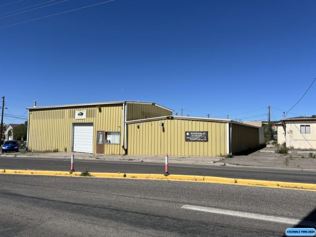 524 Silver Heights Boulevard, photograph 2