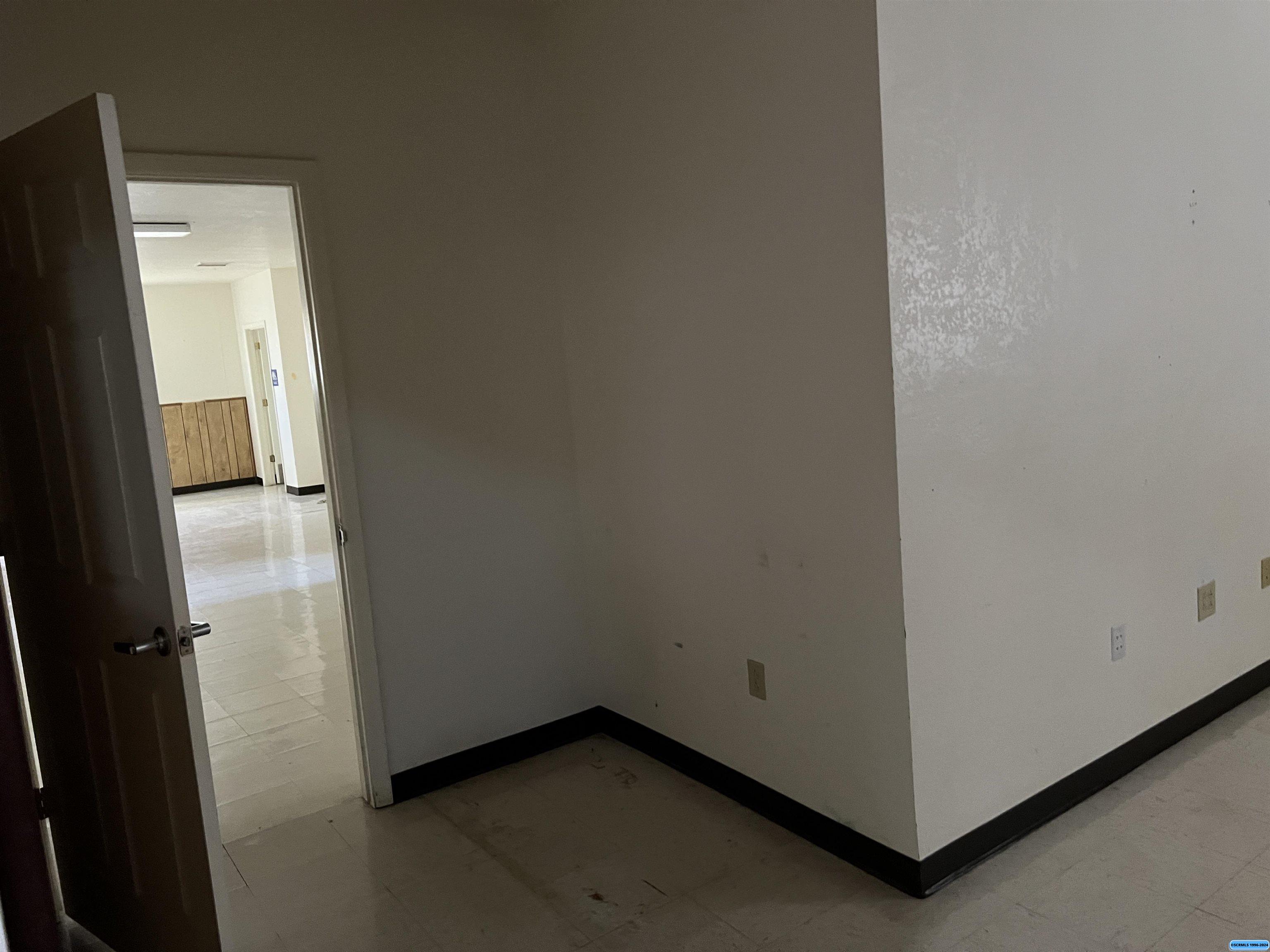 2540 N Silver Street, photograph 8