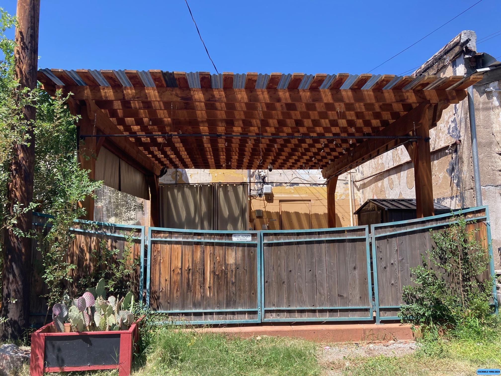 304 N Bullard Street, photograph 41