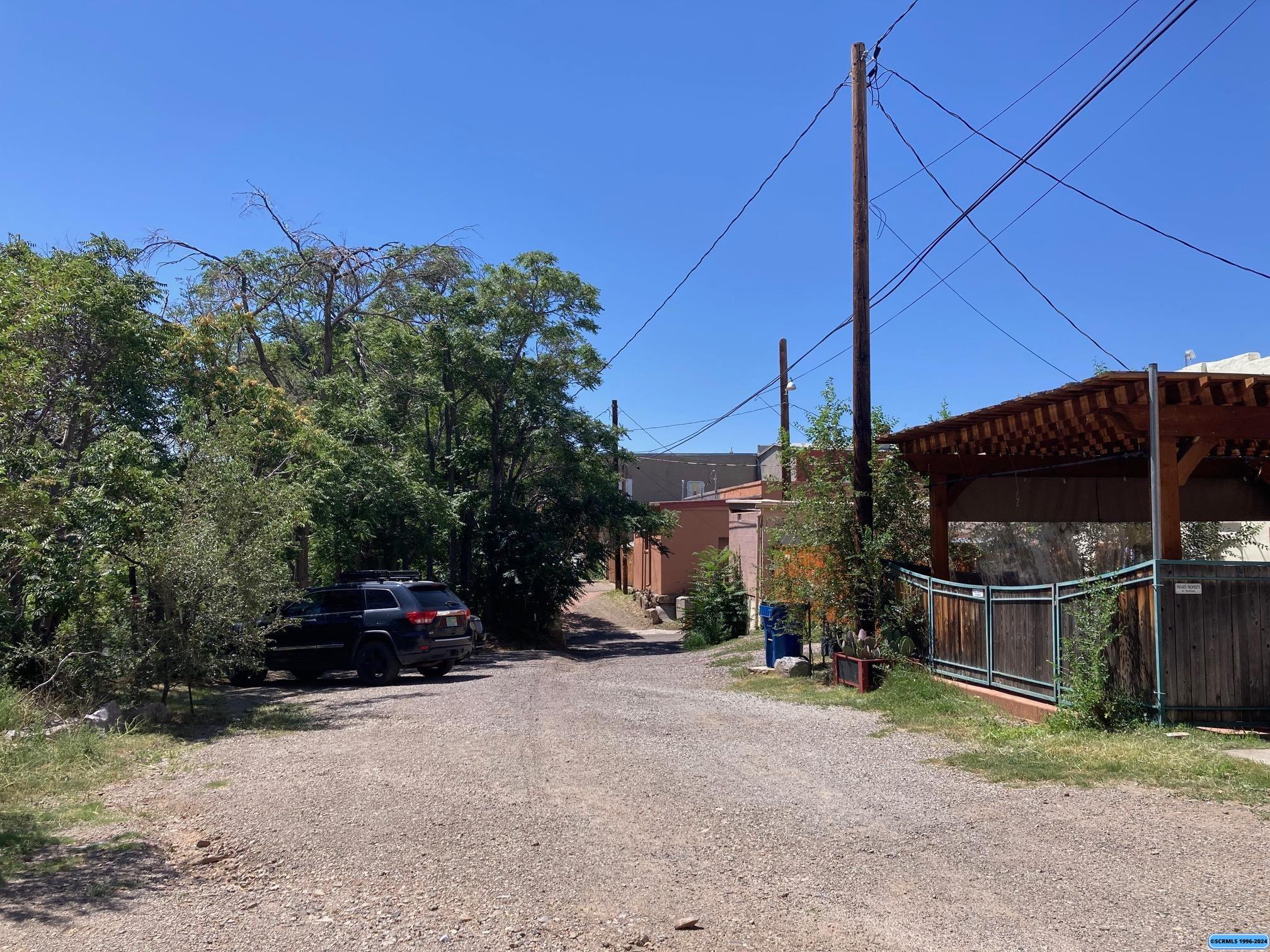 304 N Bullard Street, photograph 43