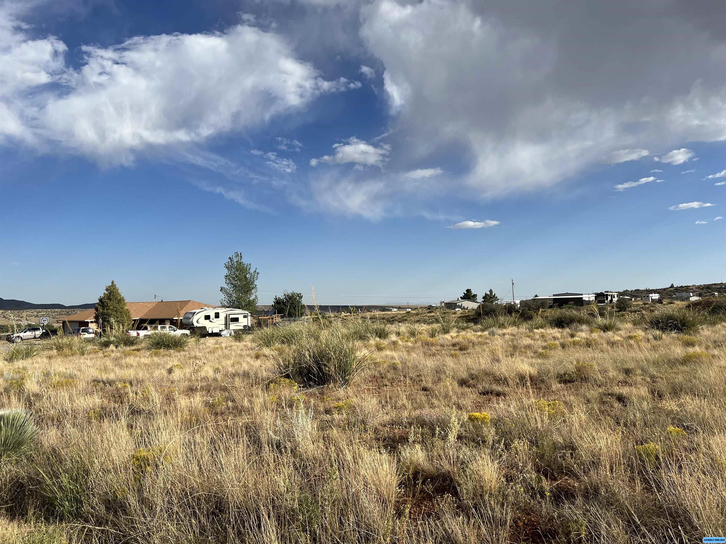 xx E Apache Street, photograph 2