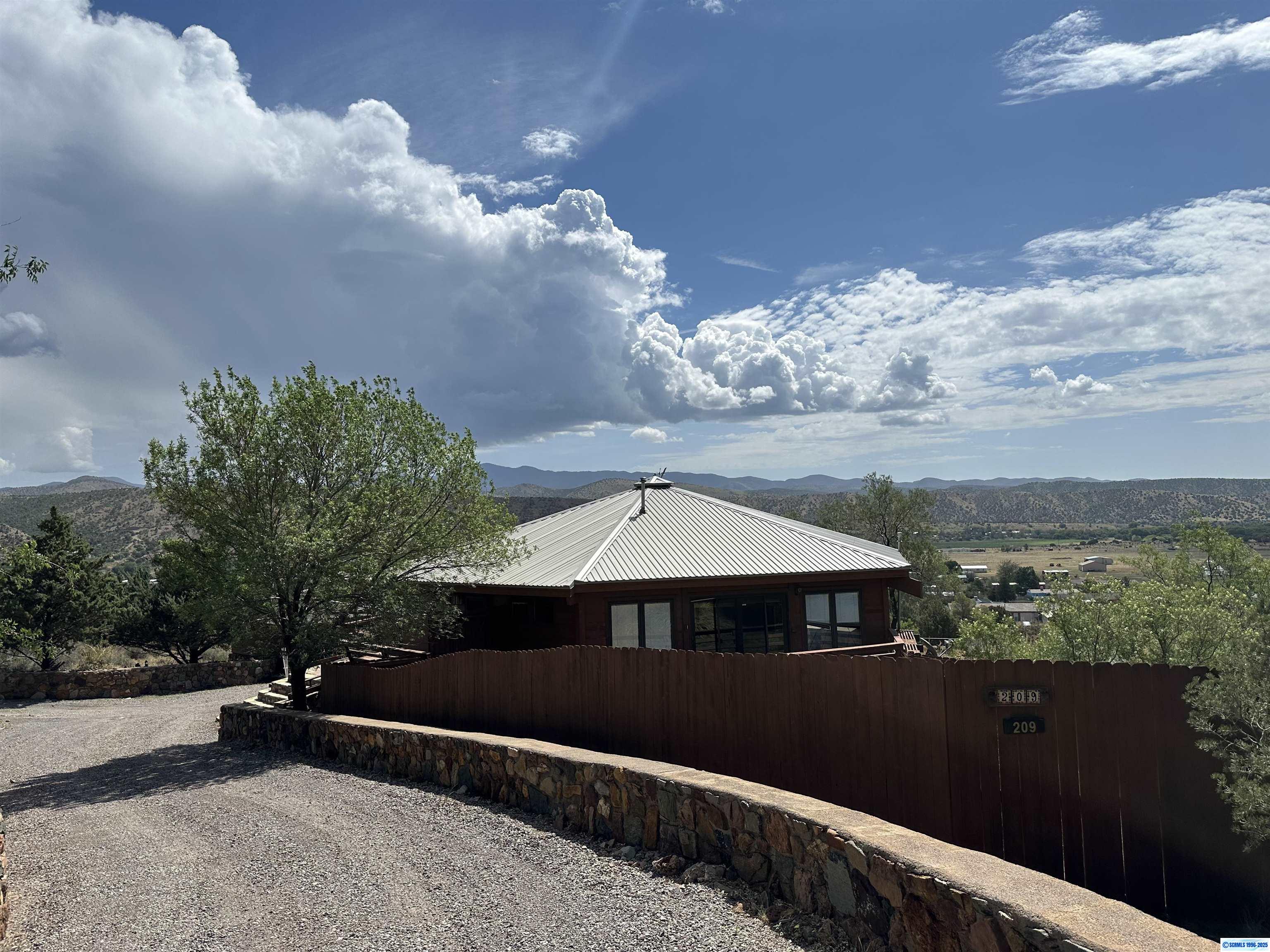 209 Rio Vista, Mimbres