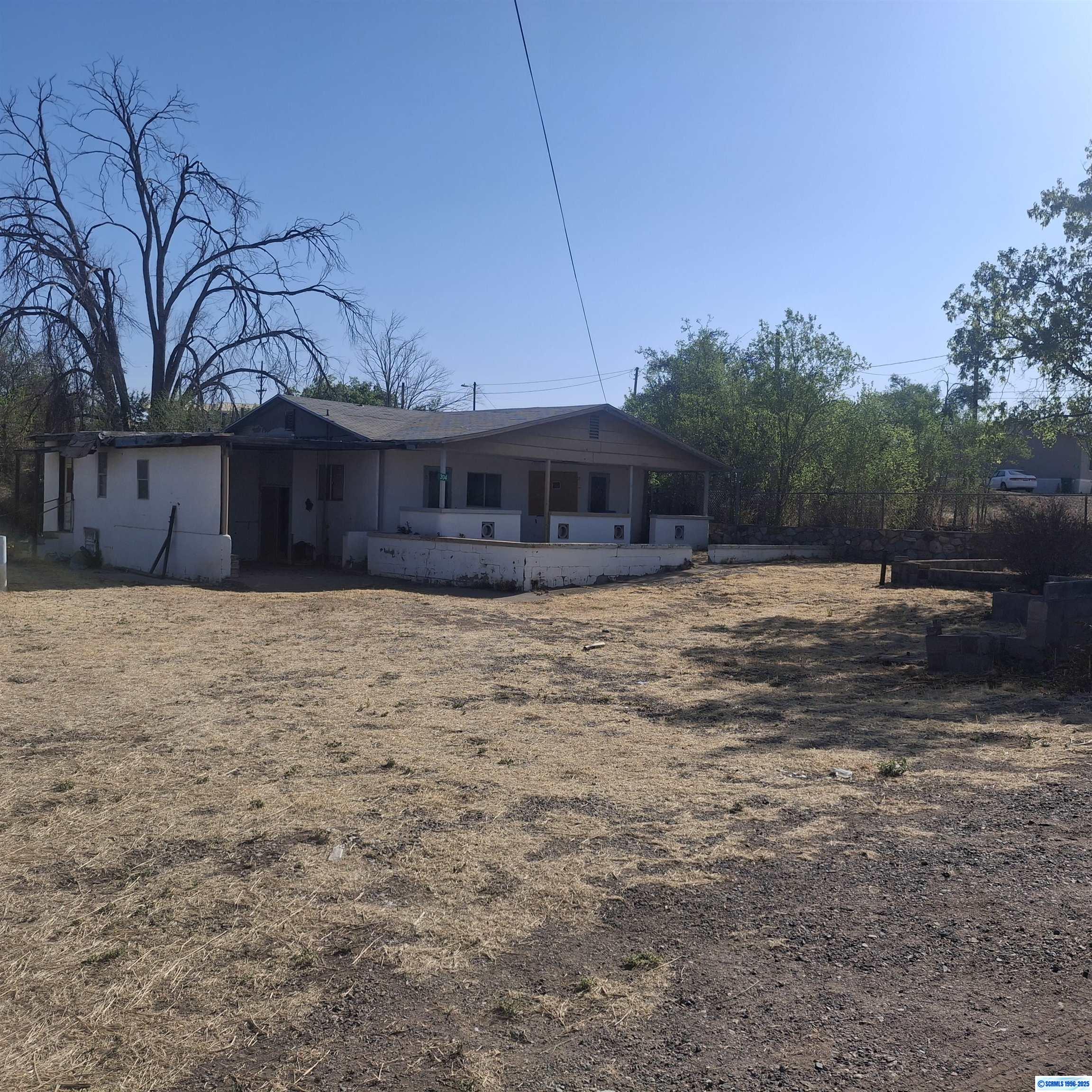 304 & 306 Maple Street, photograph 2