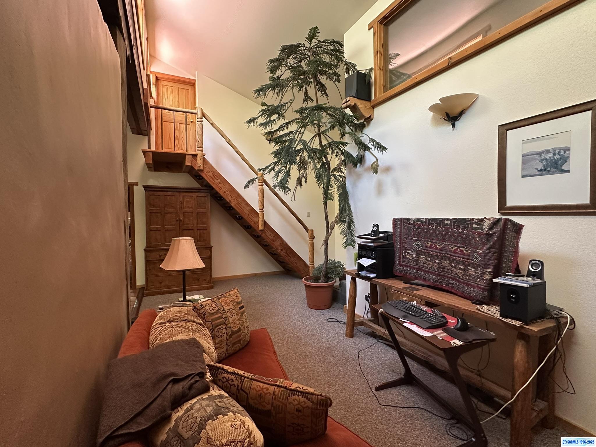 8 Pioneer Road, photograph 33