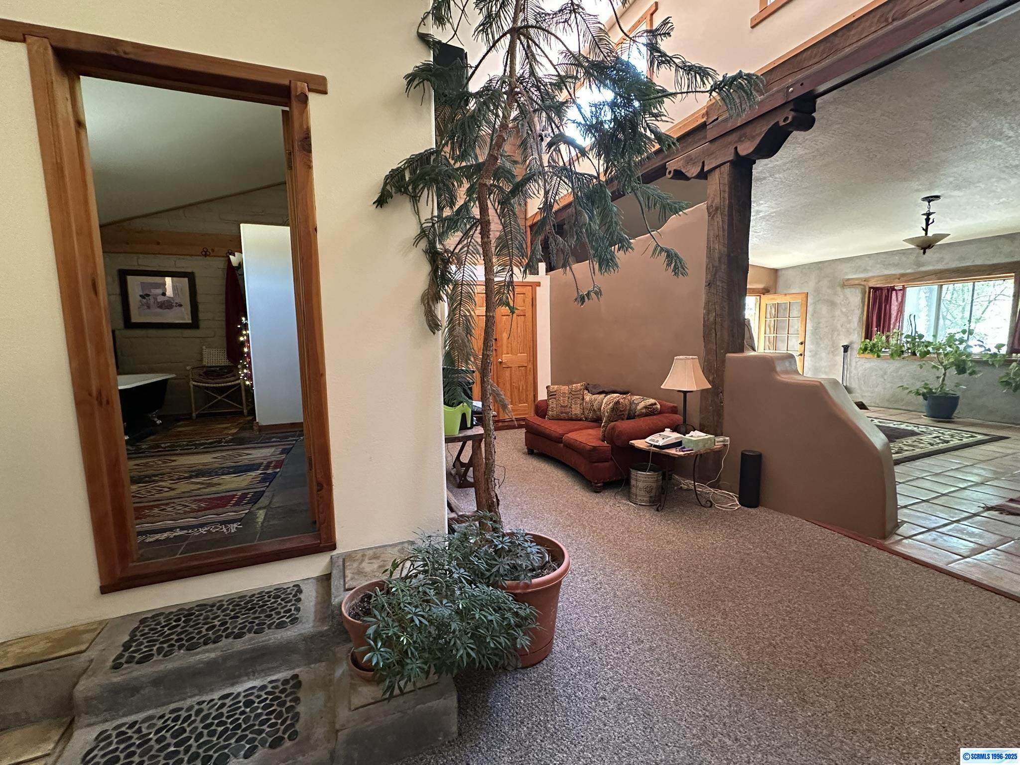 8 Pioneer Road, photograph 31