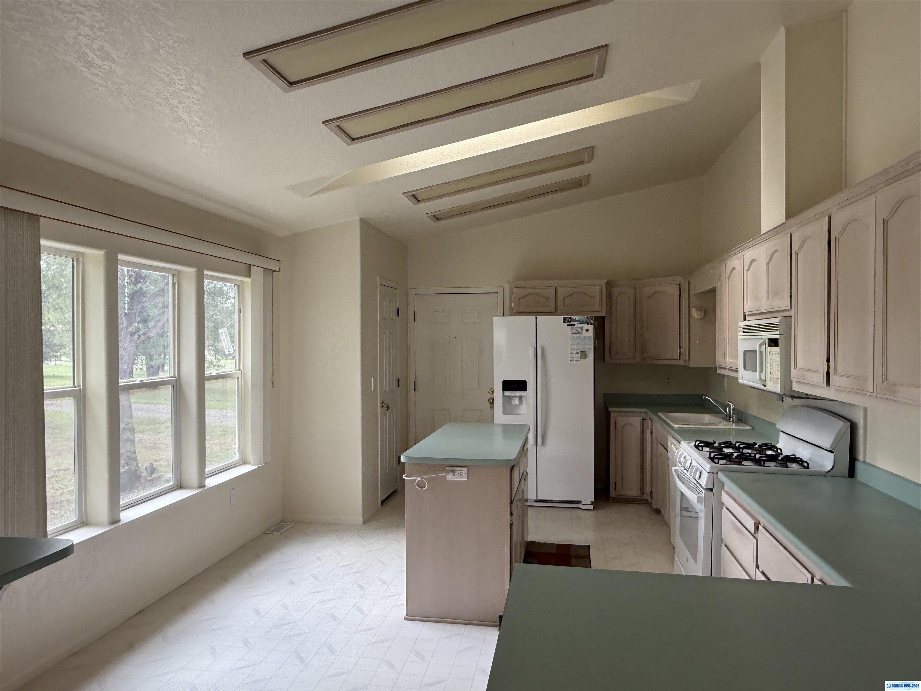 4007 N Hwy 35, photograph 13