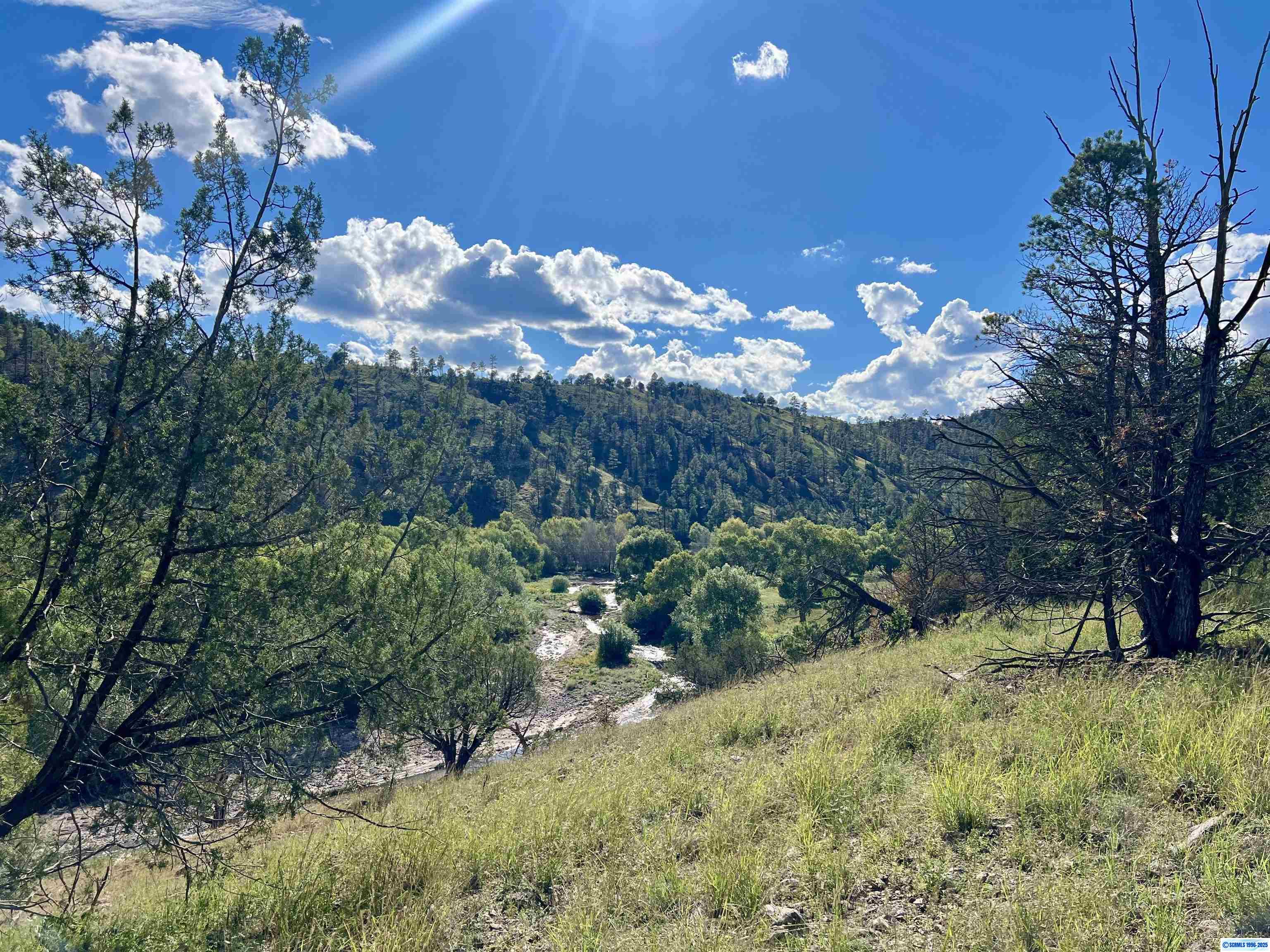 1076 Highway 35, photograph 11