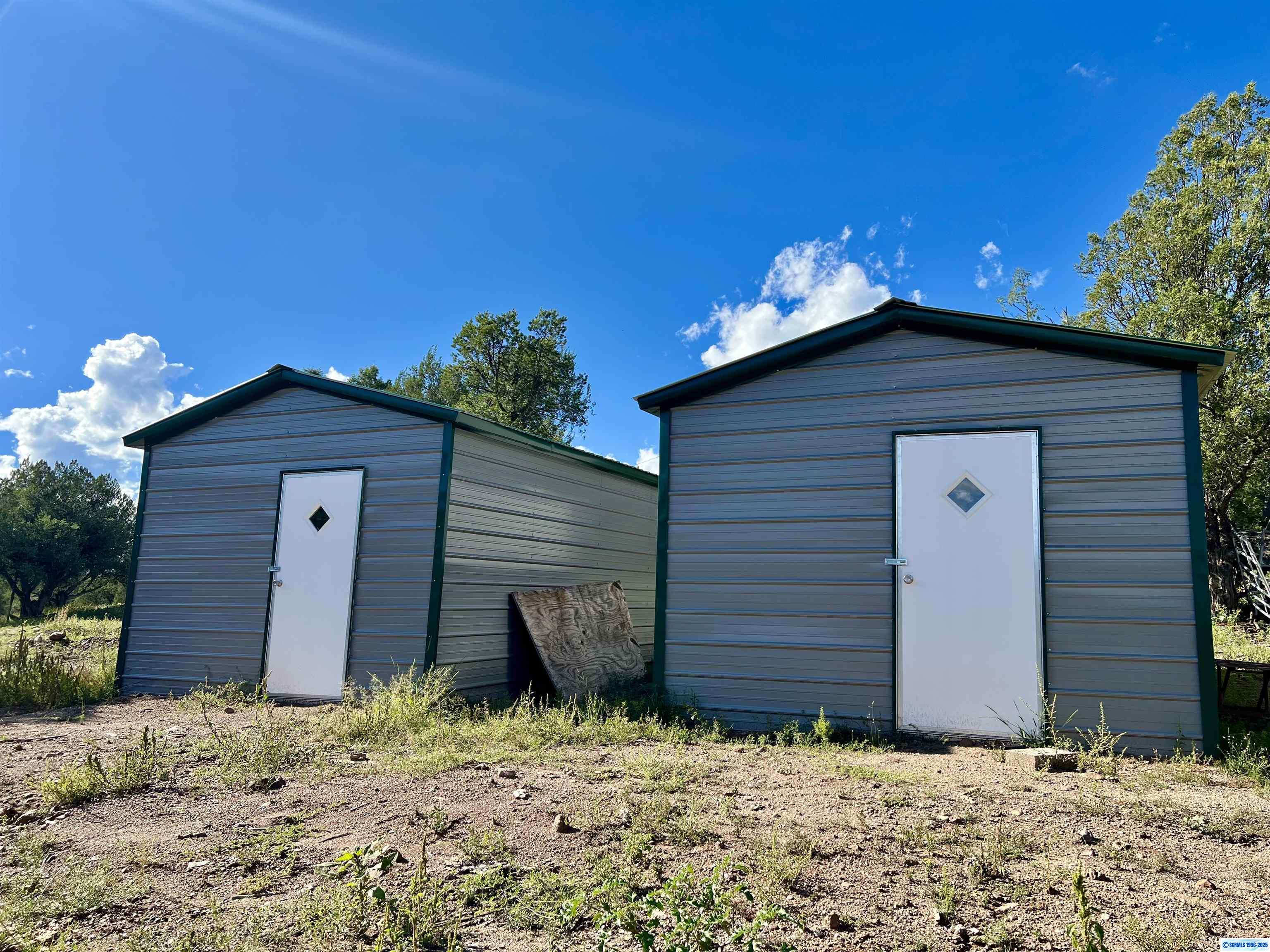 1076 Highway 35, photograph 5