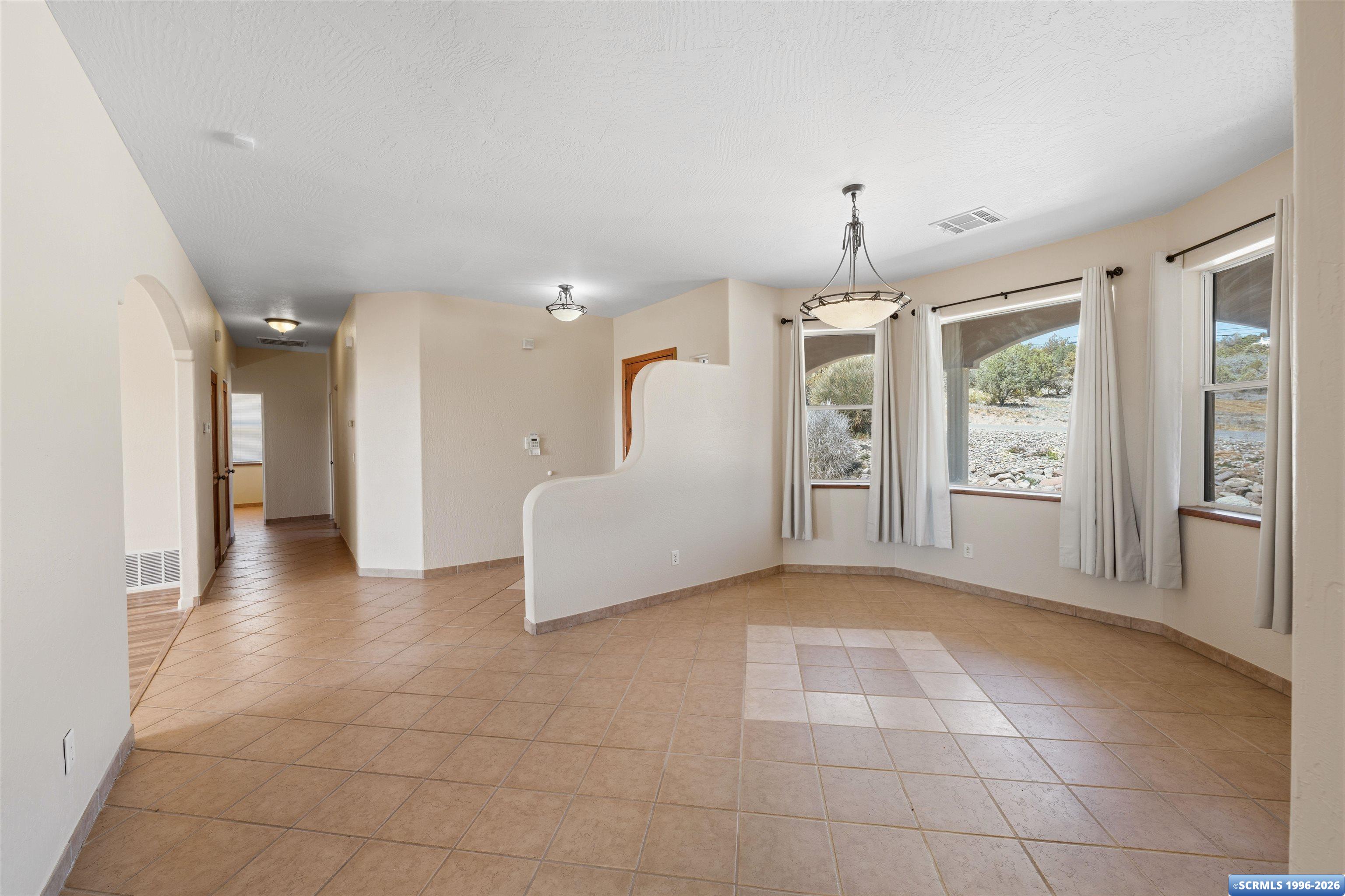 4761 Grandview Road, photograph 11