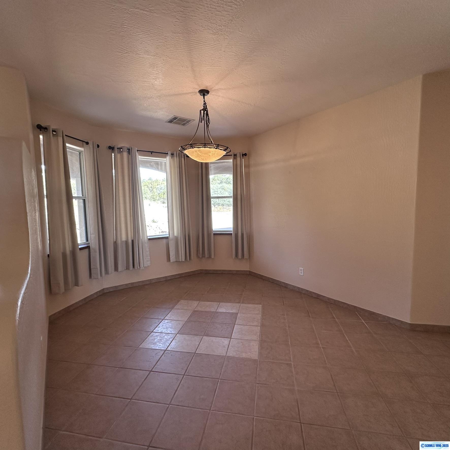 4761 Grandview Road, photograph 13