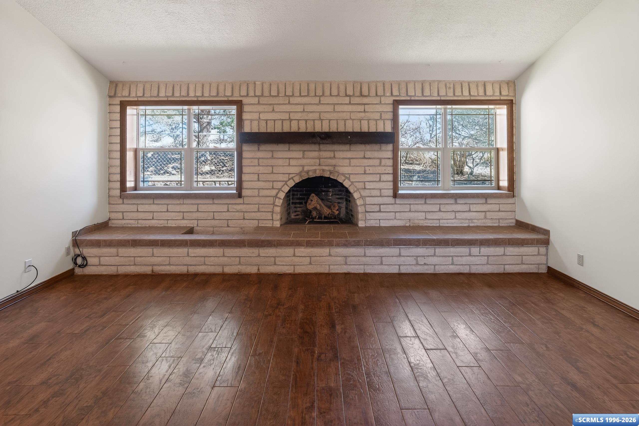 509 E Cain Drive, photograph 6