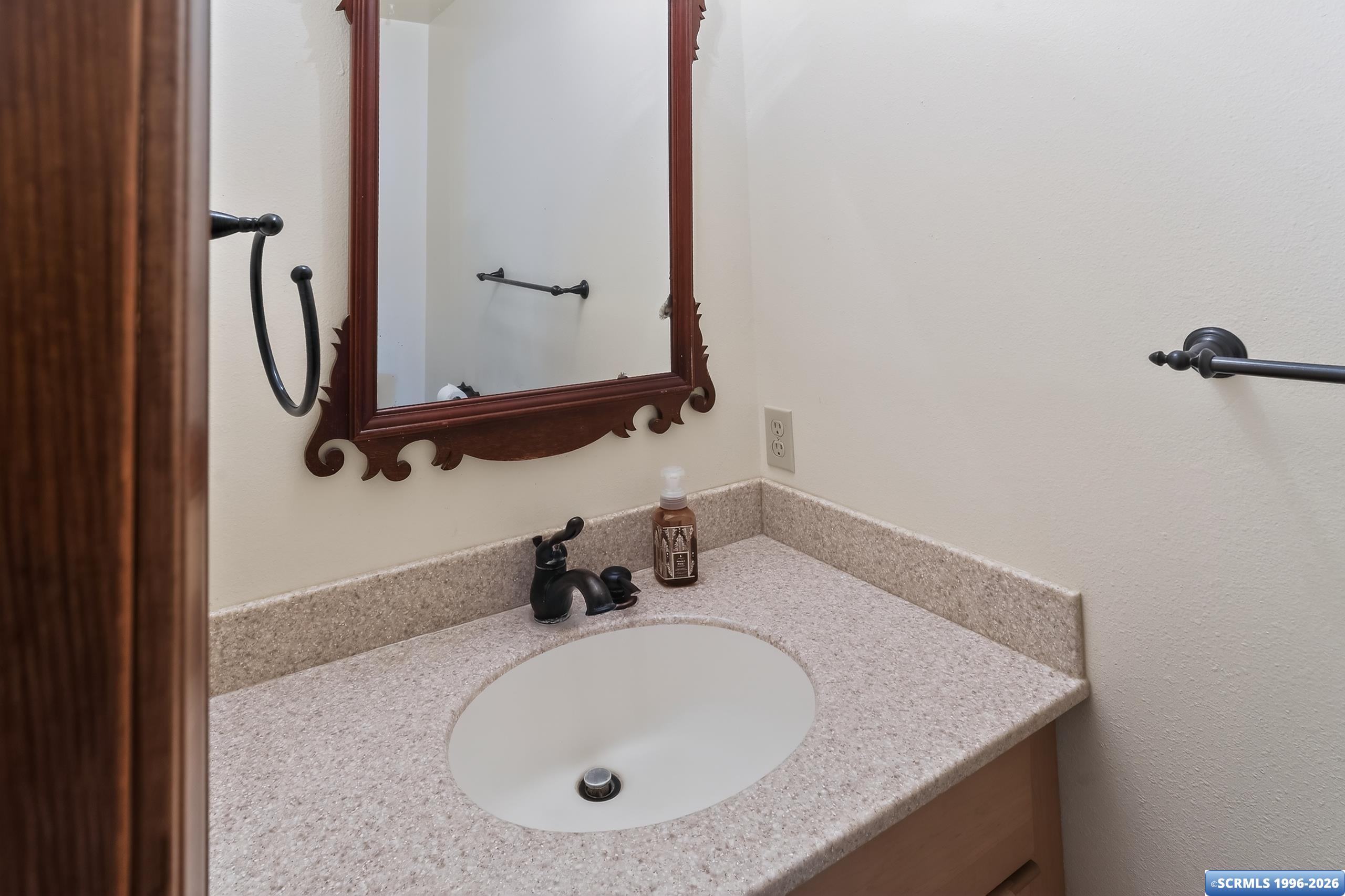 509 E Cain Drive, photograph 21