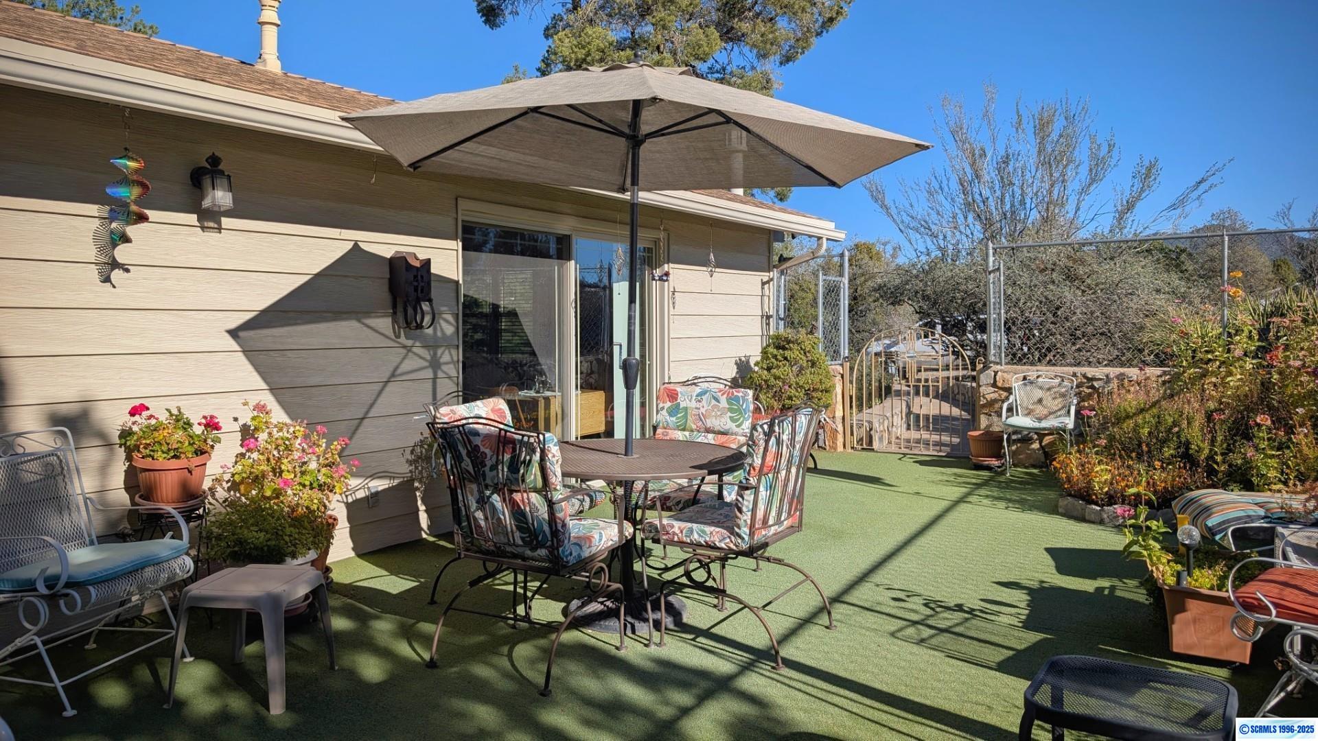 509 E Cain Drive, photograph 23