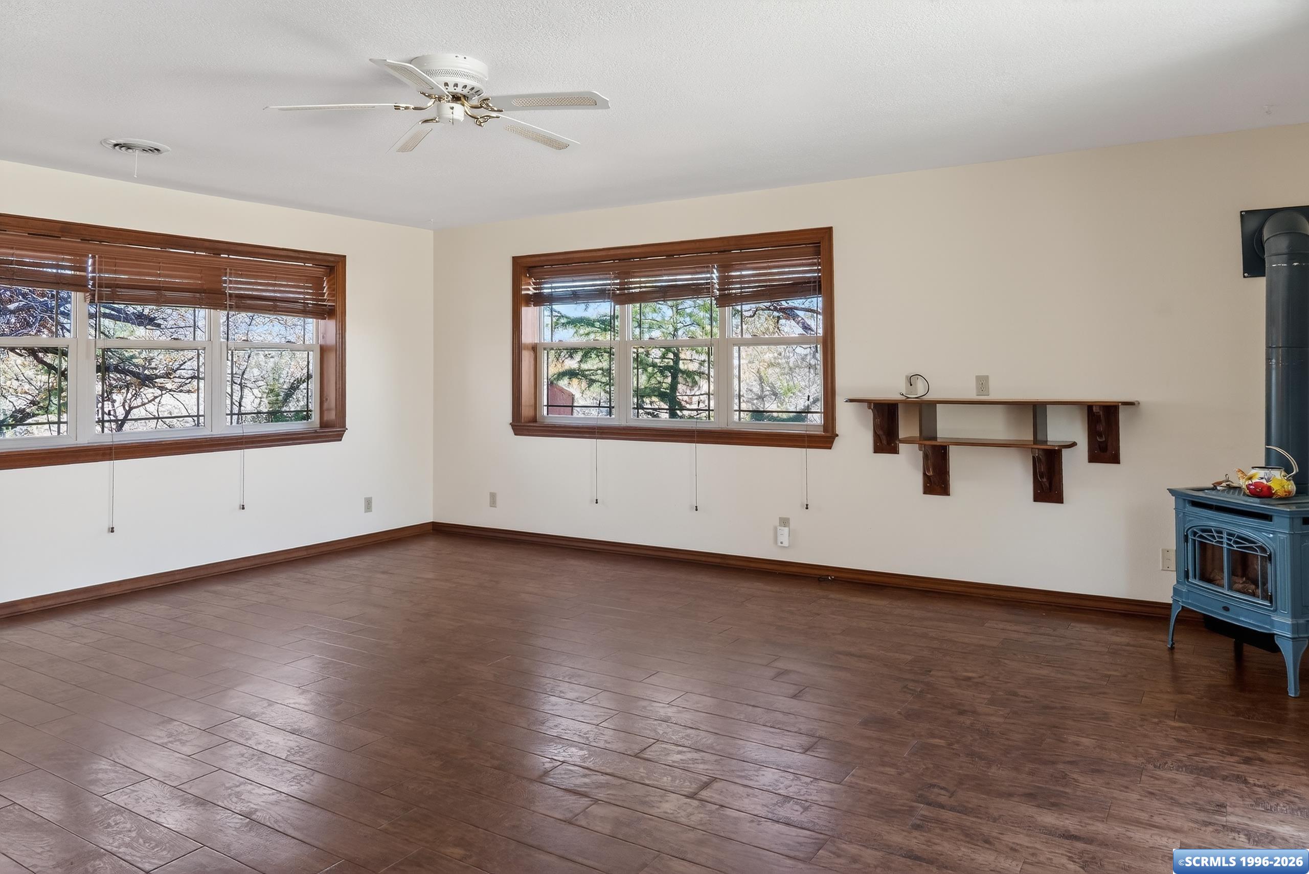 509 E Cain Drive, photograph 13