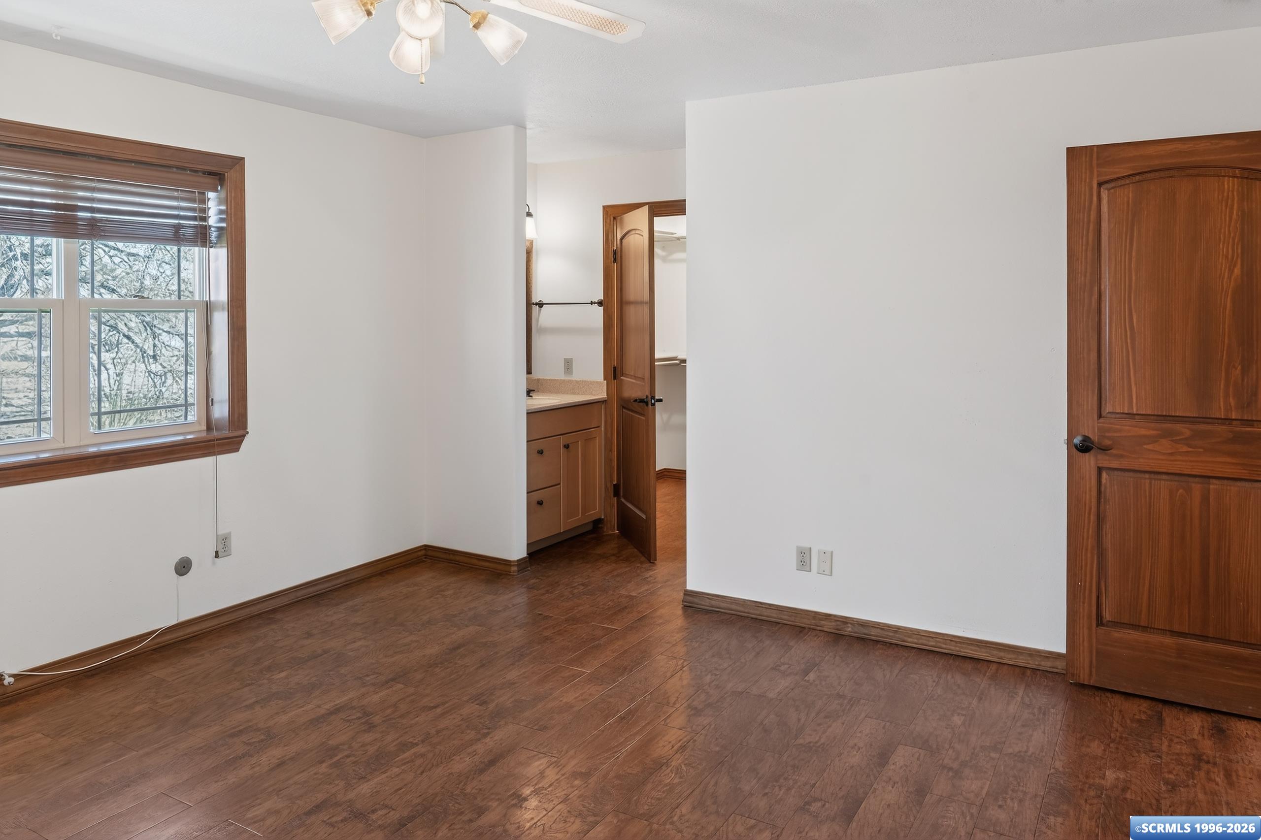 509 E Cain Drive, photograph 14