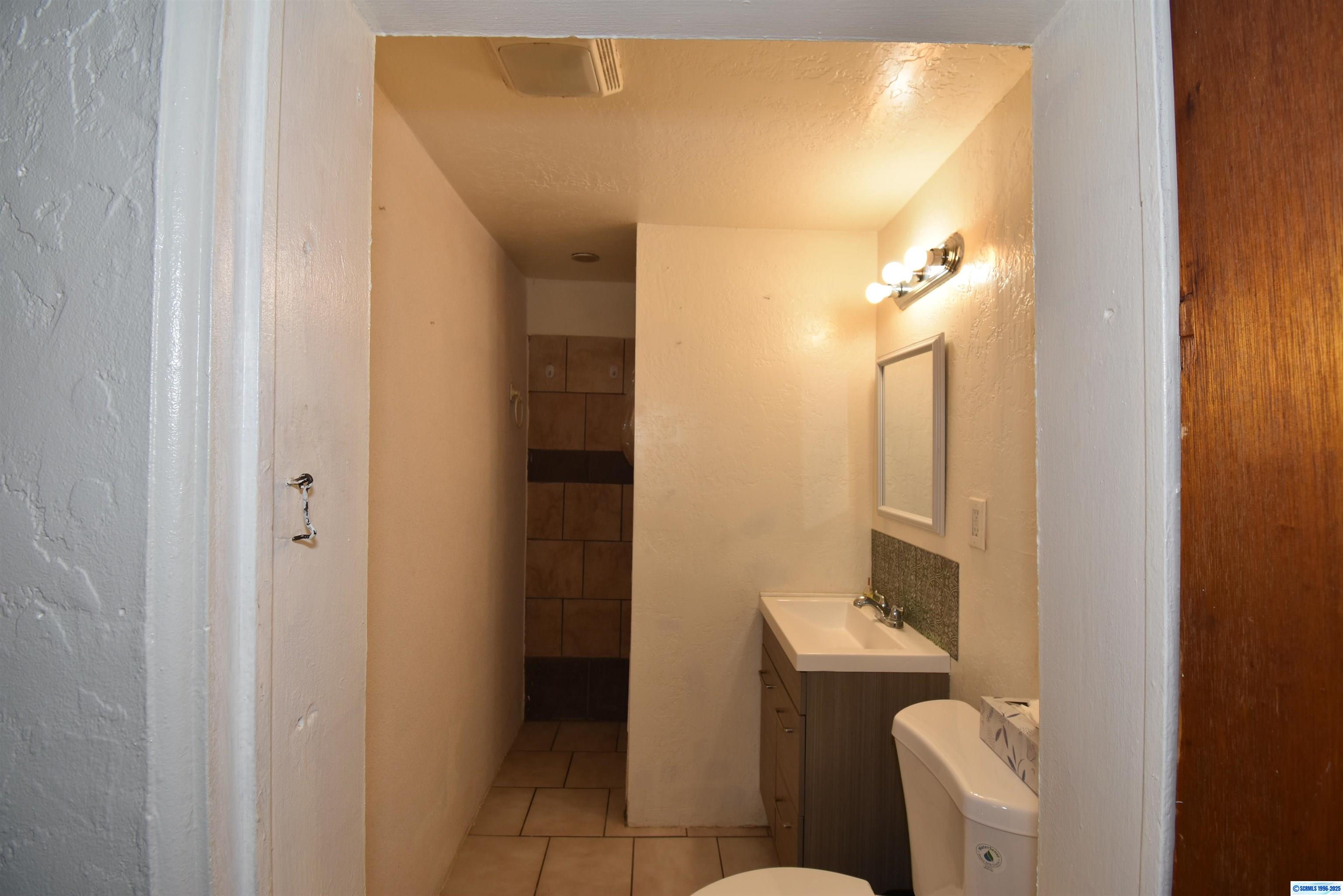 705 Bard Avenue, photograph 14