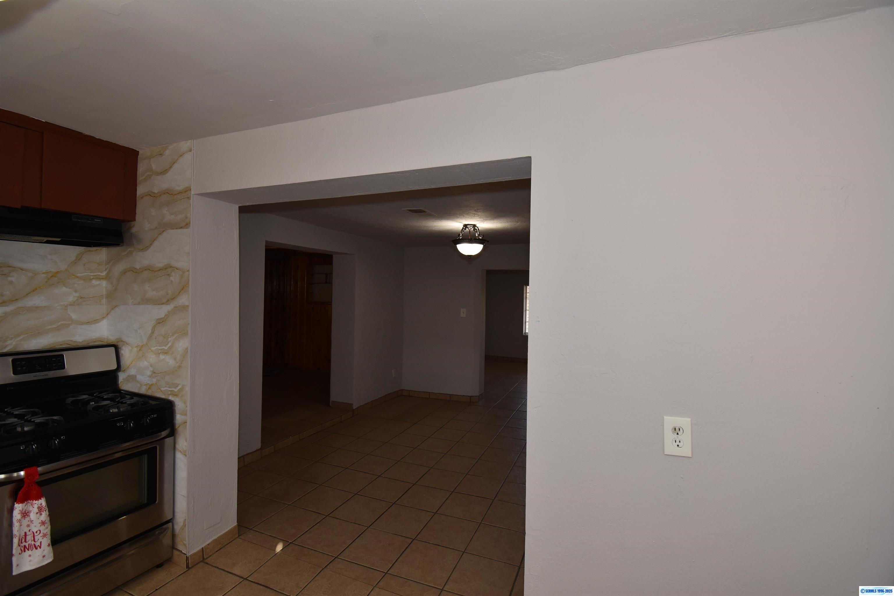 705 Bard Avenue, photograph 7