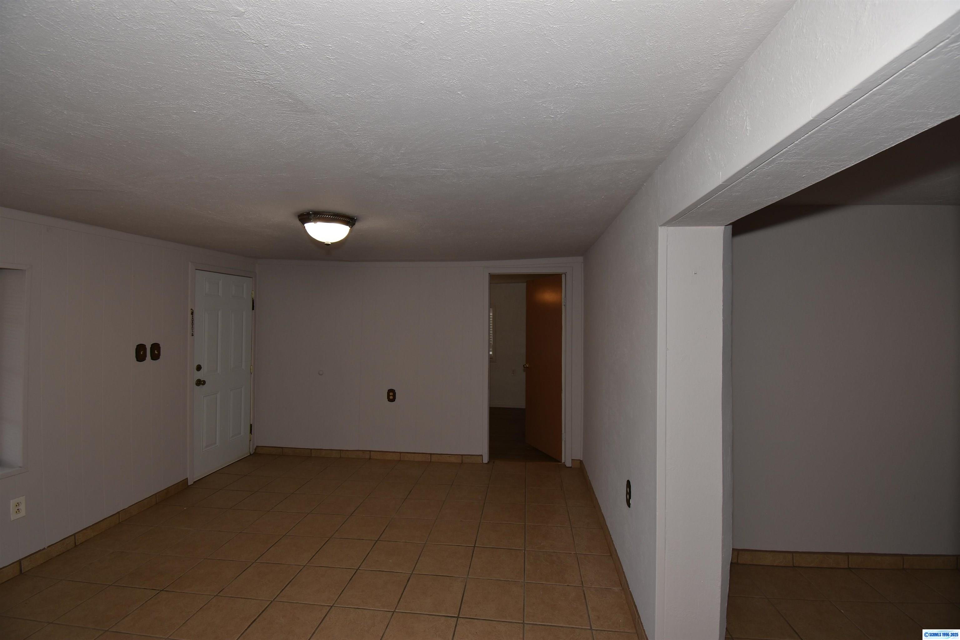 705 Bard Avenue, photograph 11