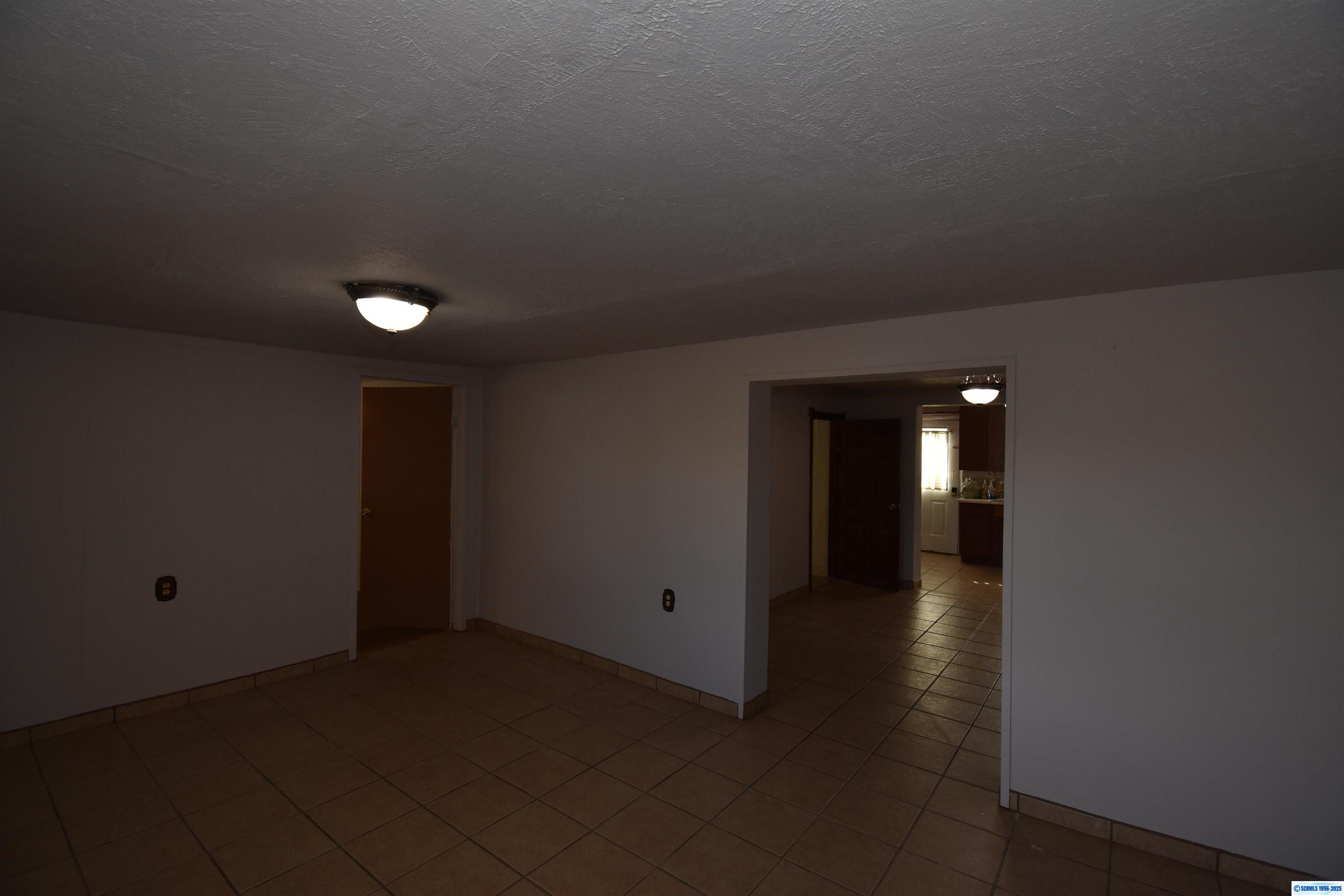 705 Bard Avenue, photograph 12