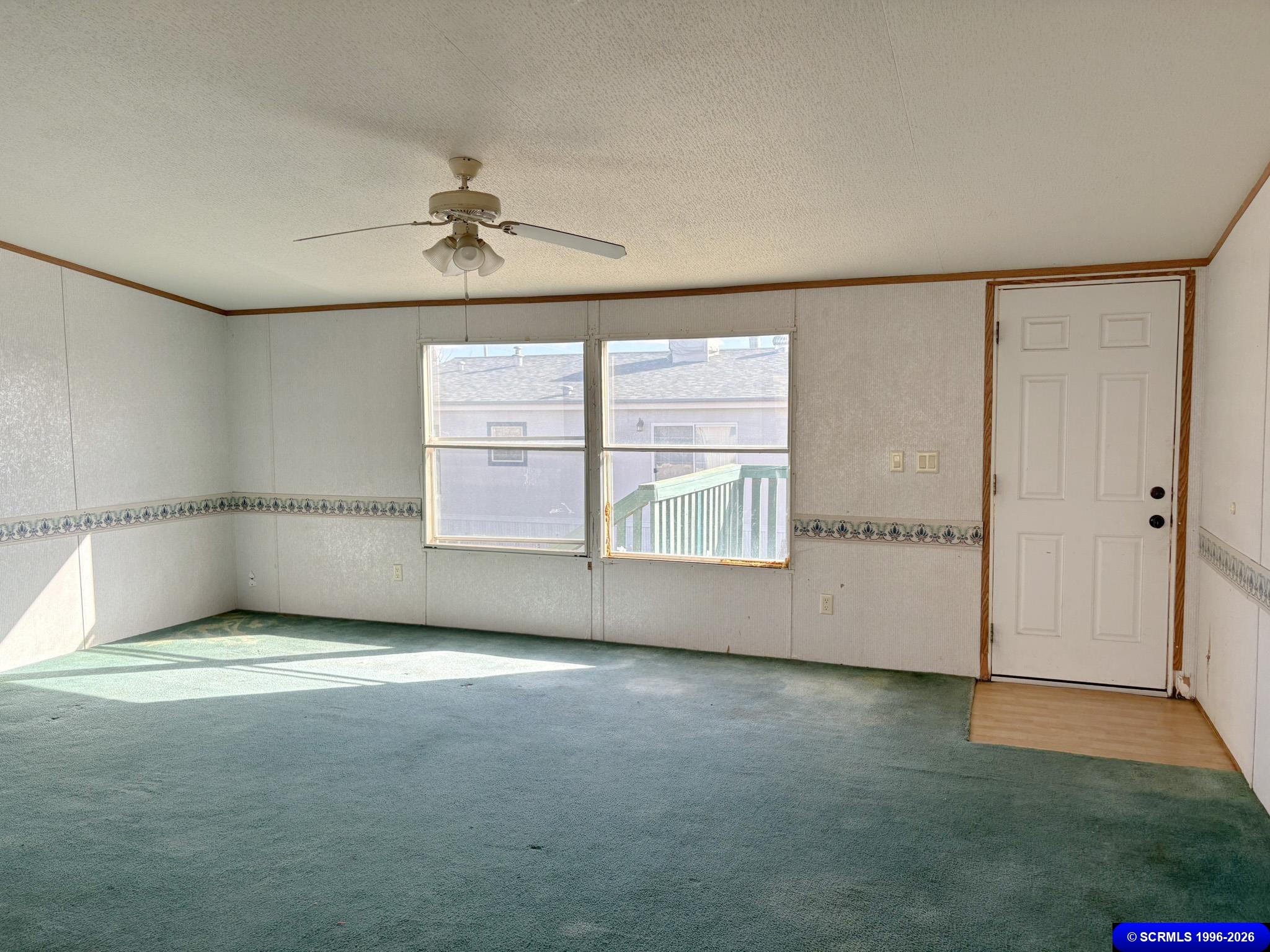 304 Catarena Court, photograph 3
