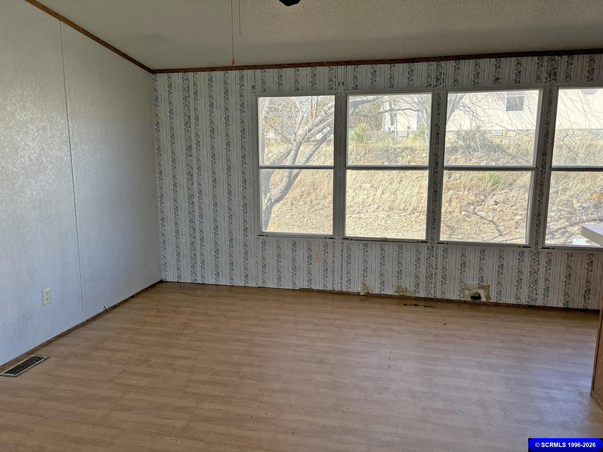 304 Catarena Court, photograph 4