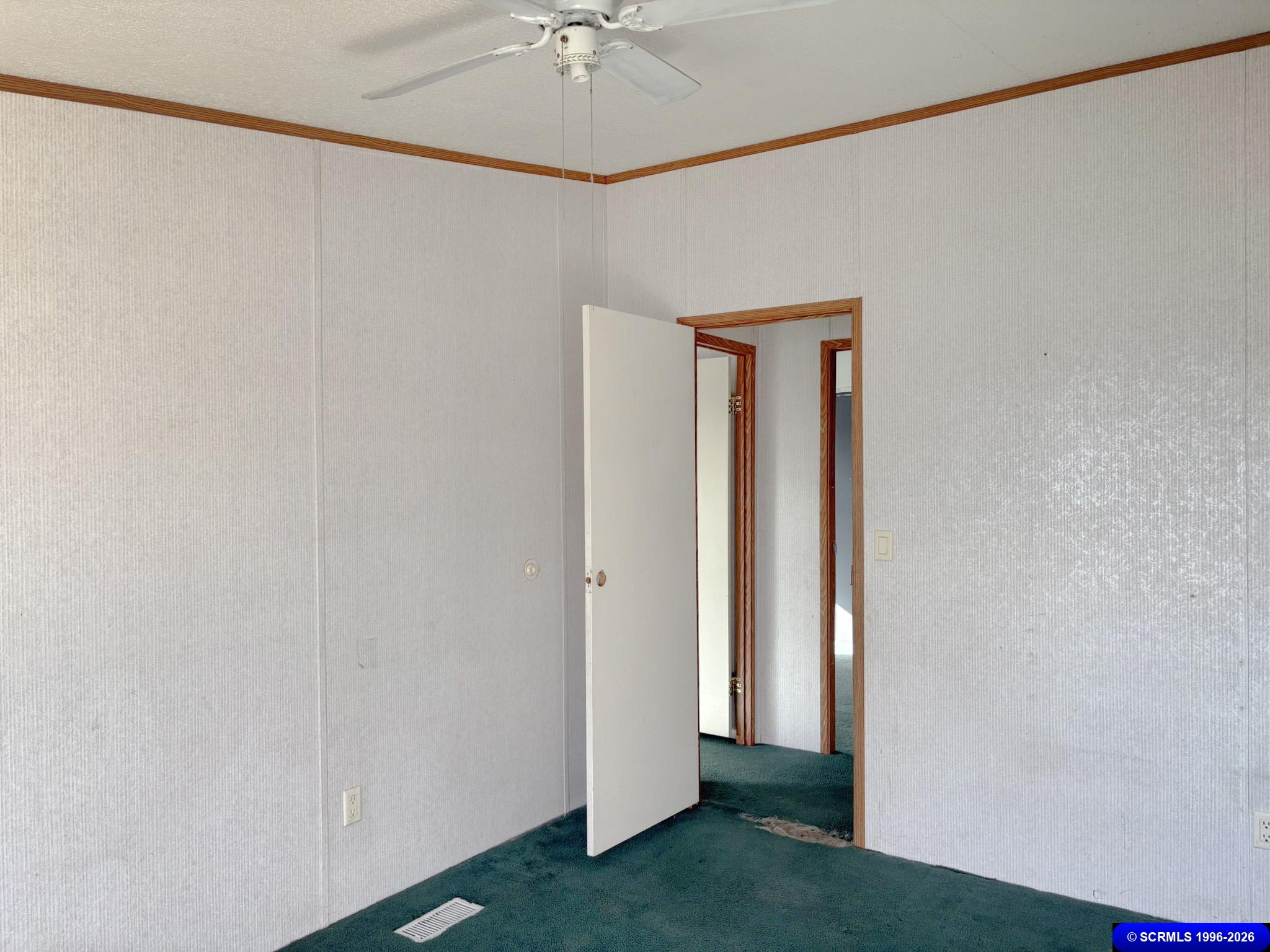 304 Catarena Court, photograph 11