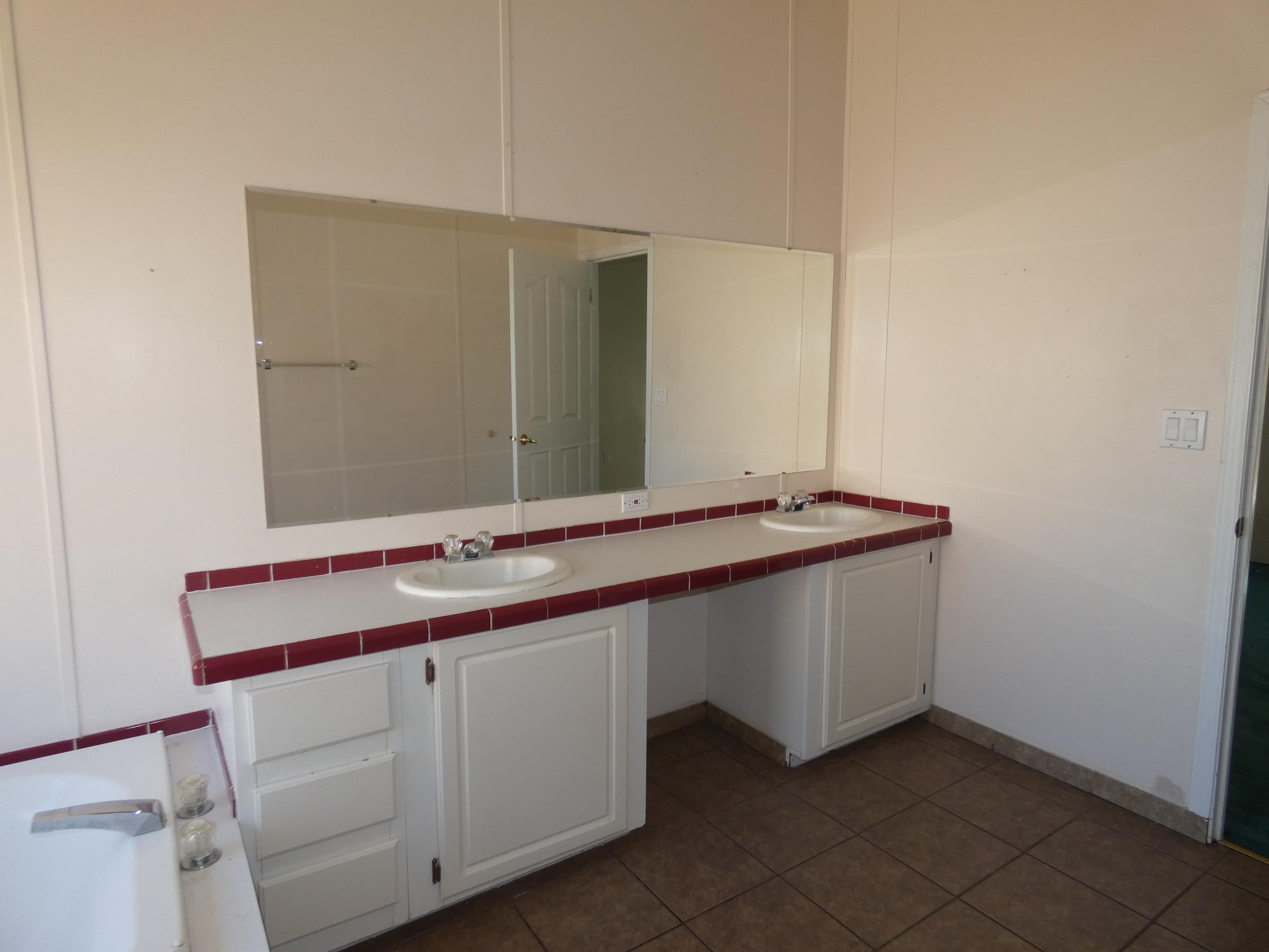3502 Los Encinos, photograph 5