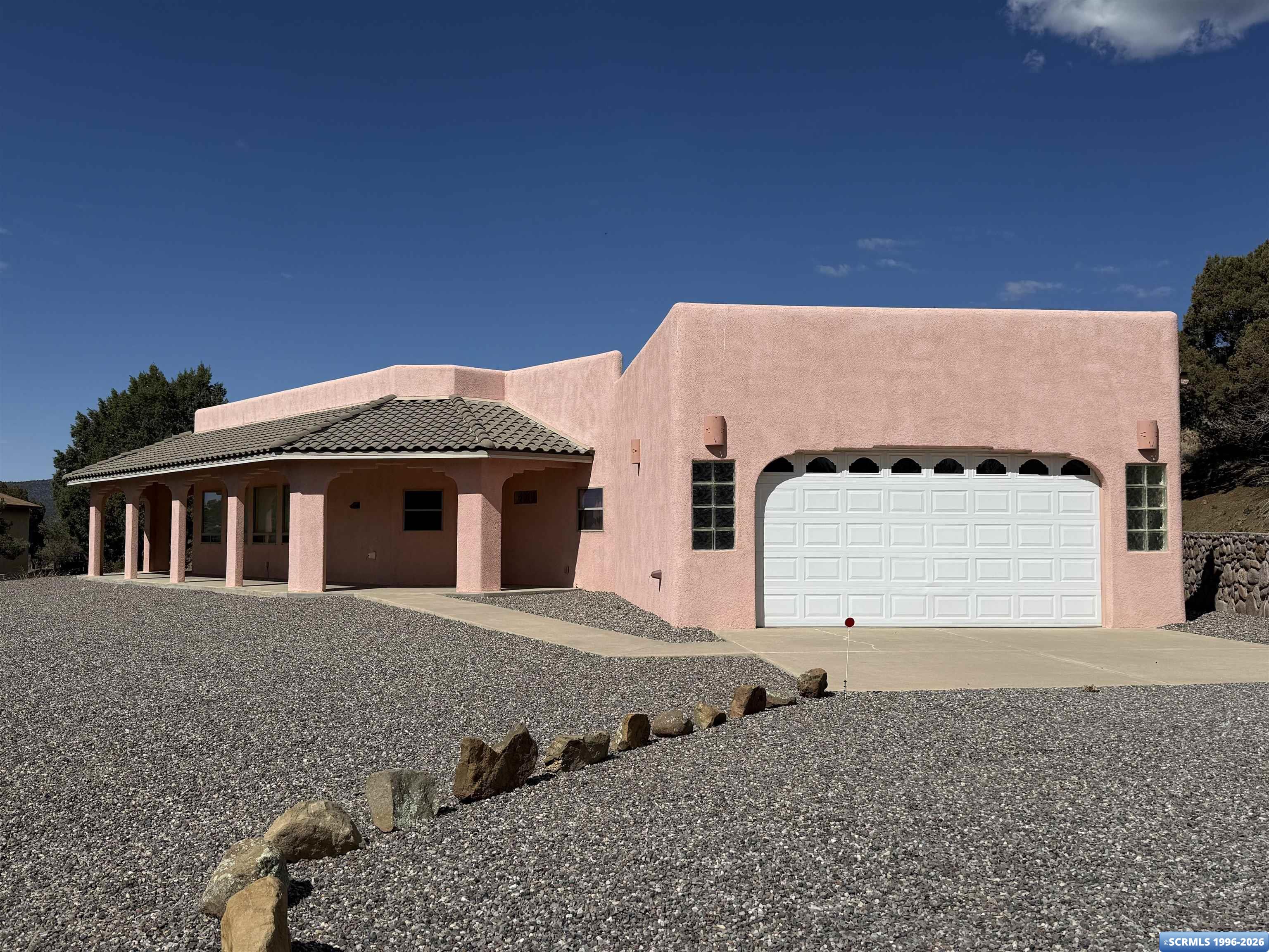 4563 N Grandview, Silver City
