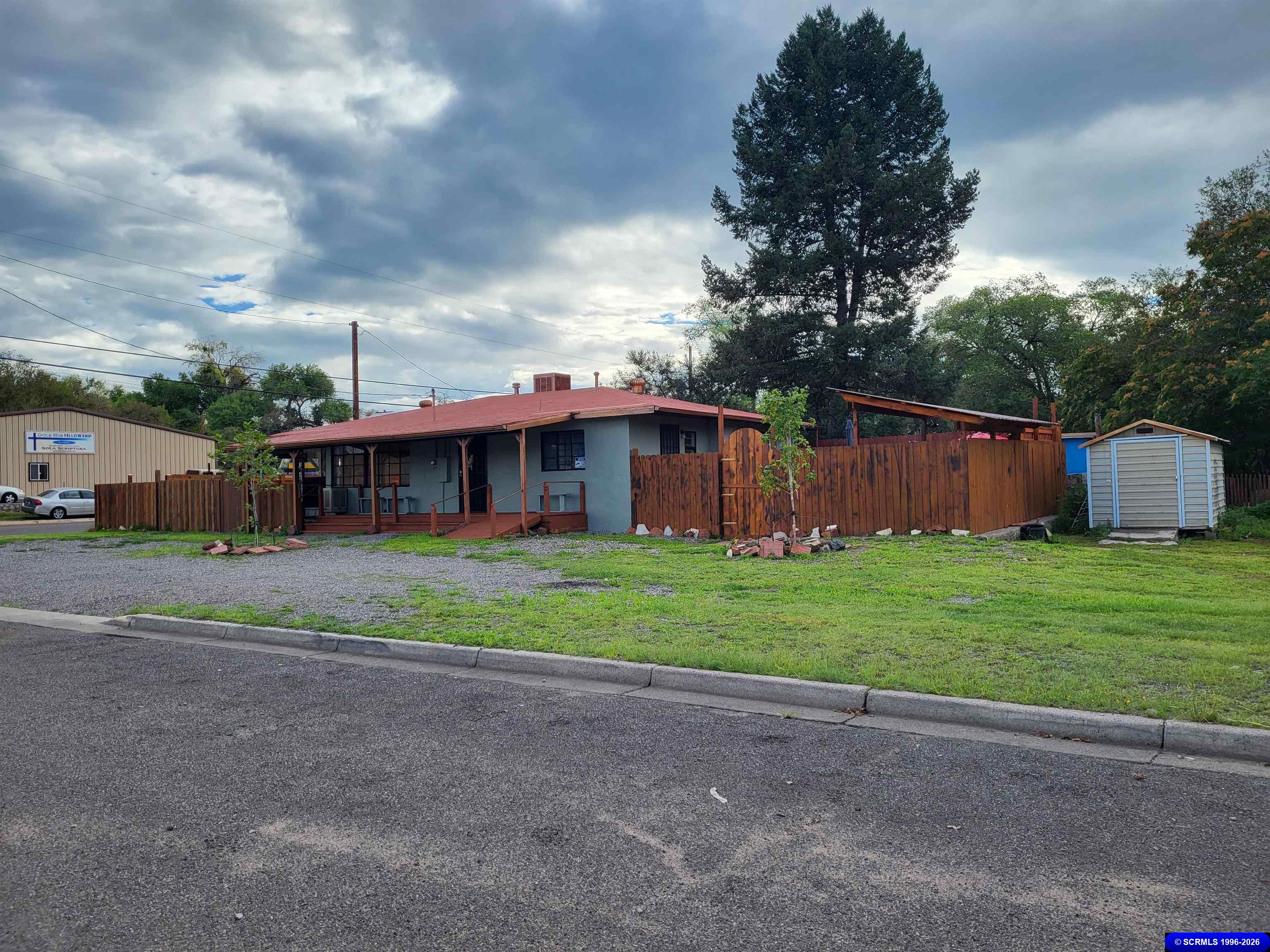 412 E 12th Street, photograph 32