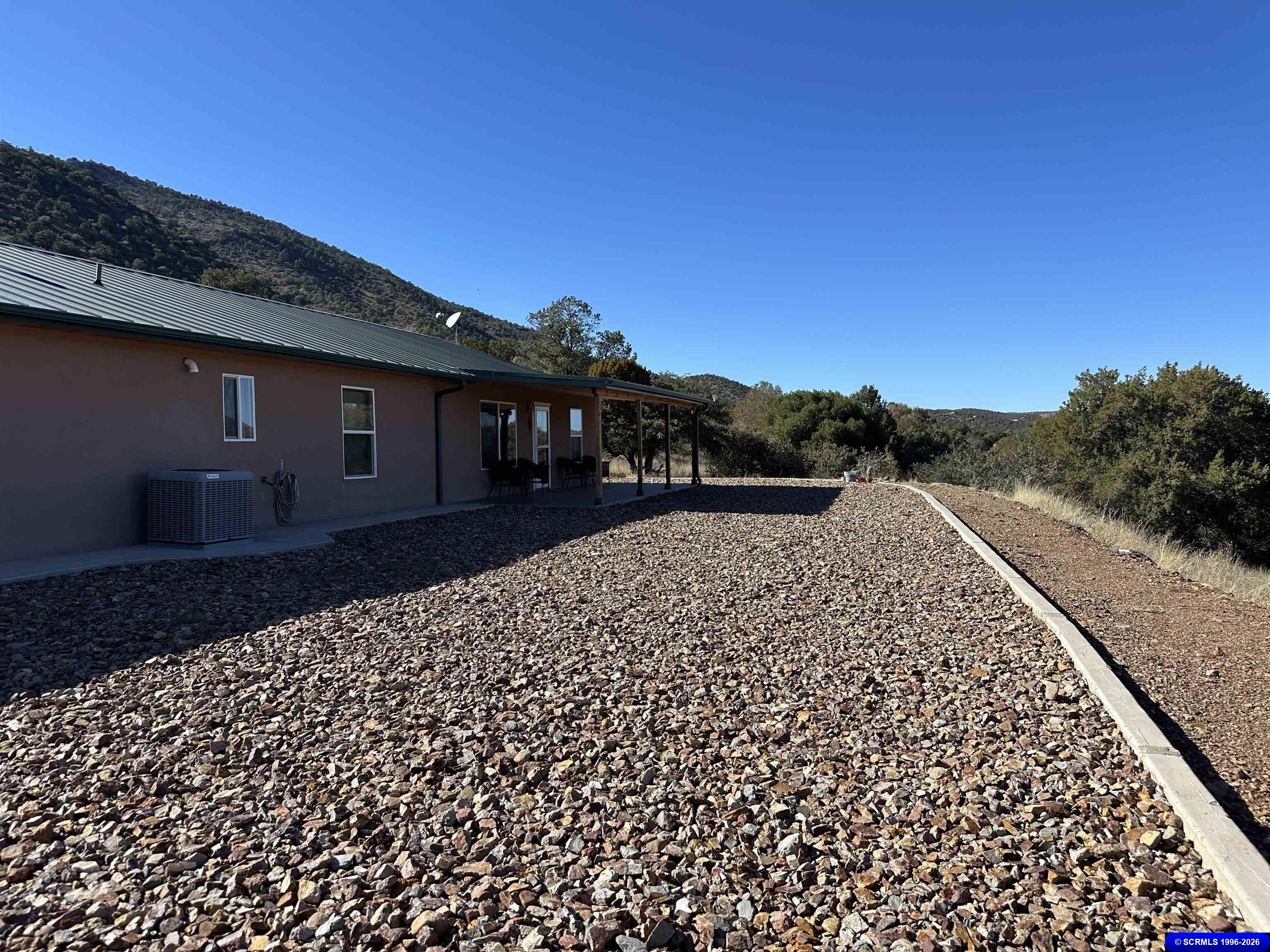 3 Poncho Road, photograph 3