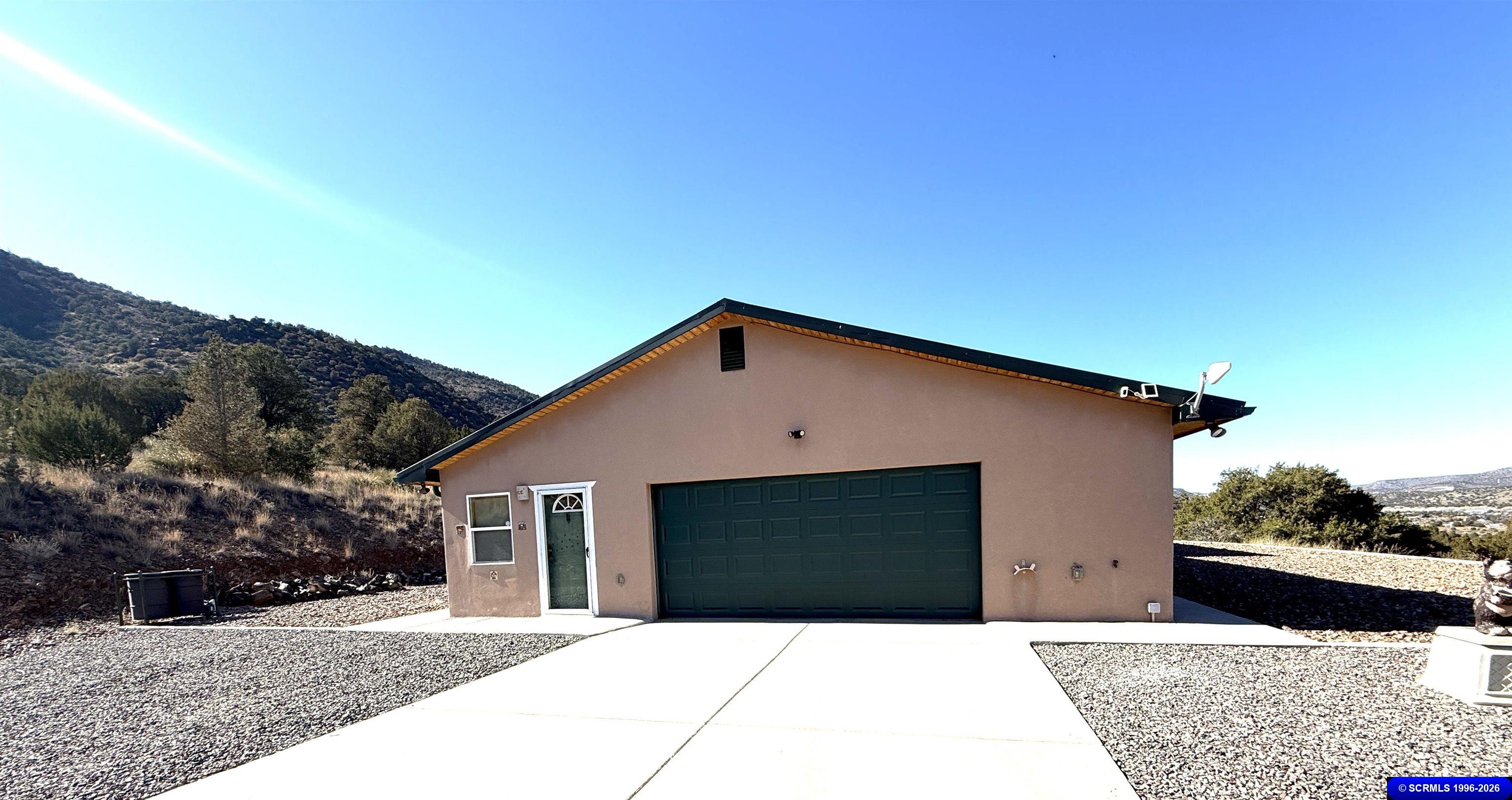 3 Poncho Road, photograph 8