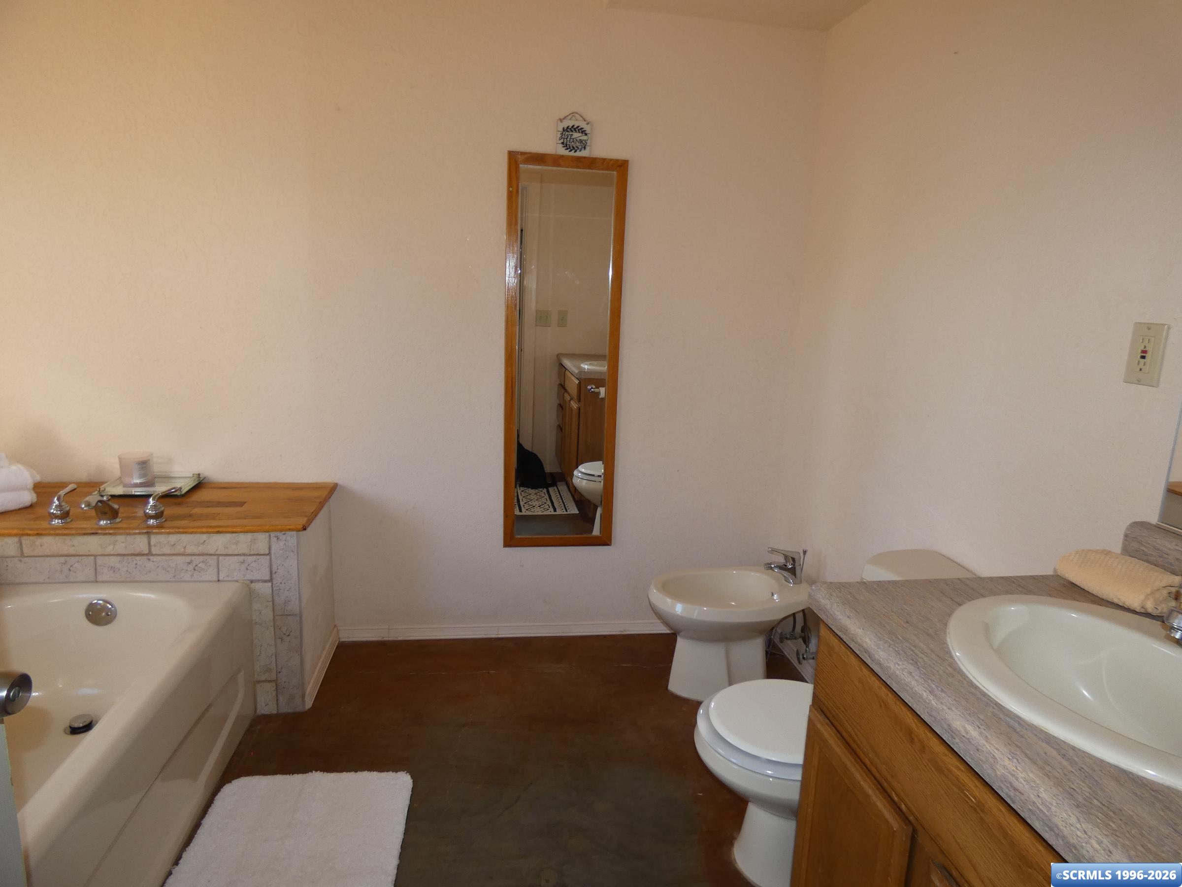 21 Logan, photograph 38