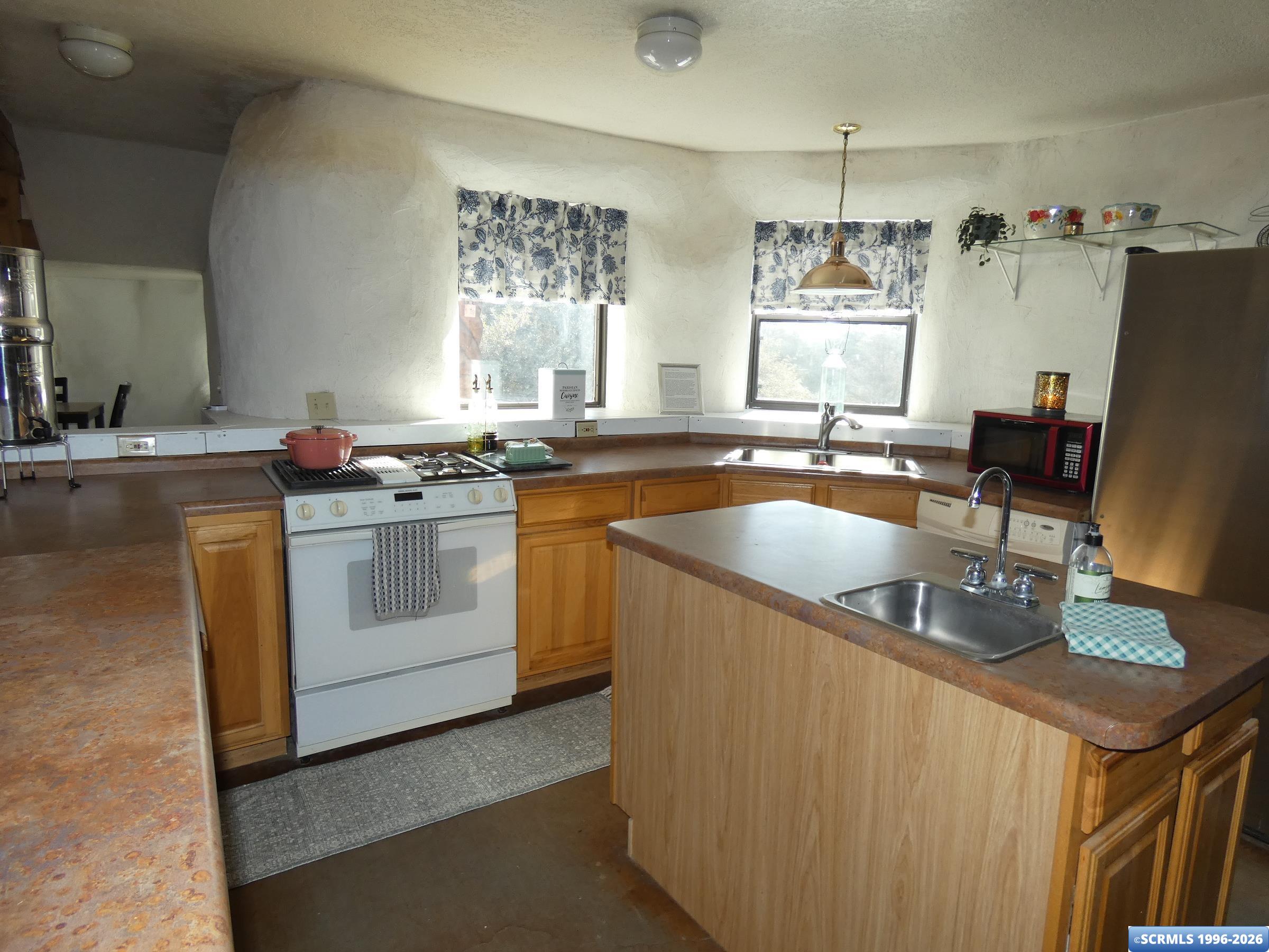 21 Logan, photograph 33