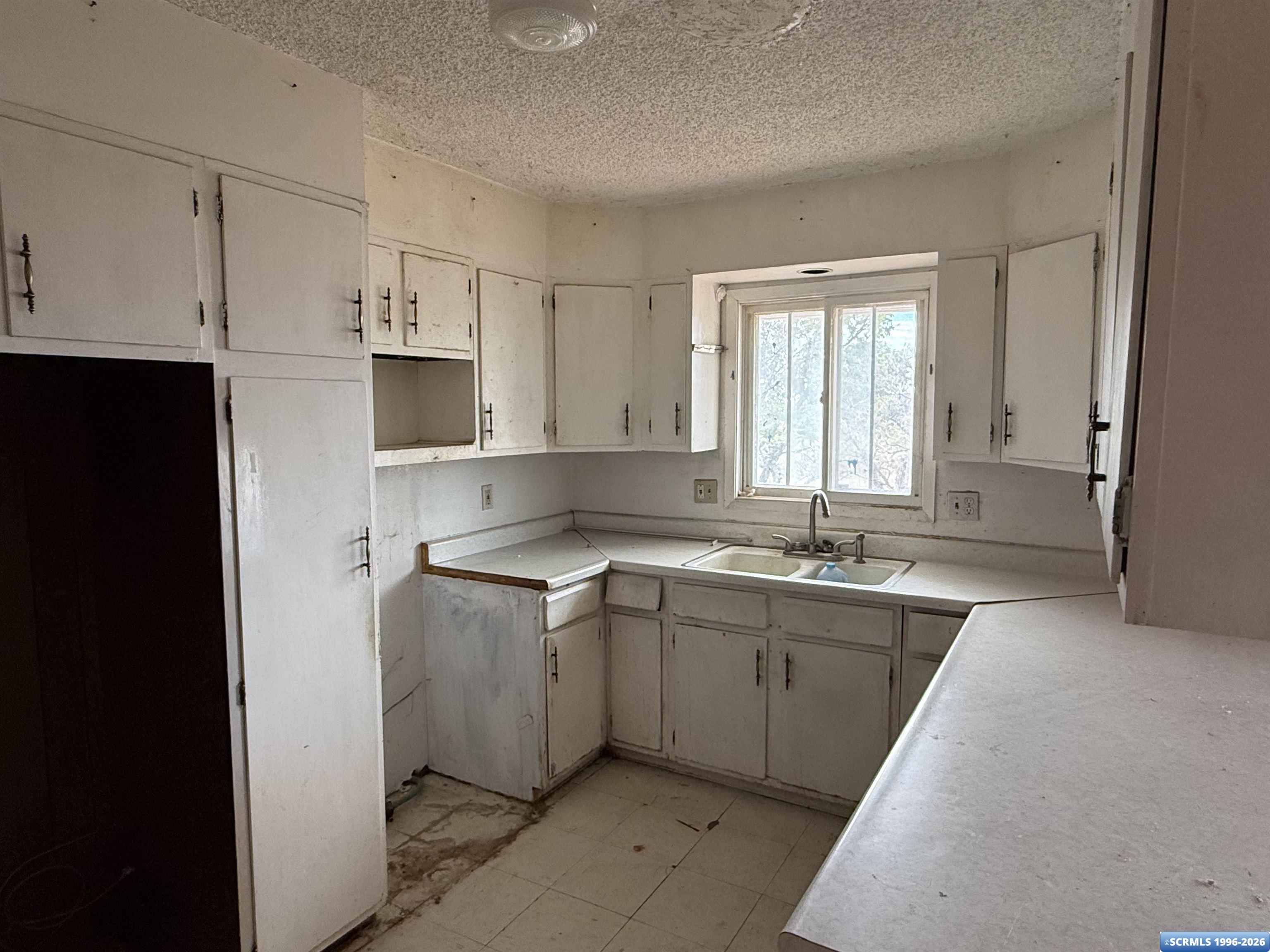 641 E Lance, photograph 25