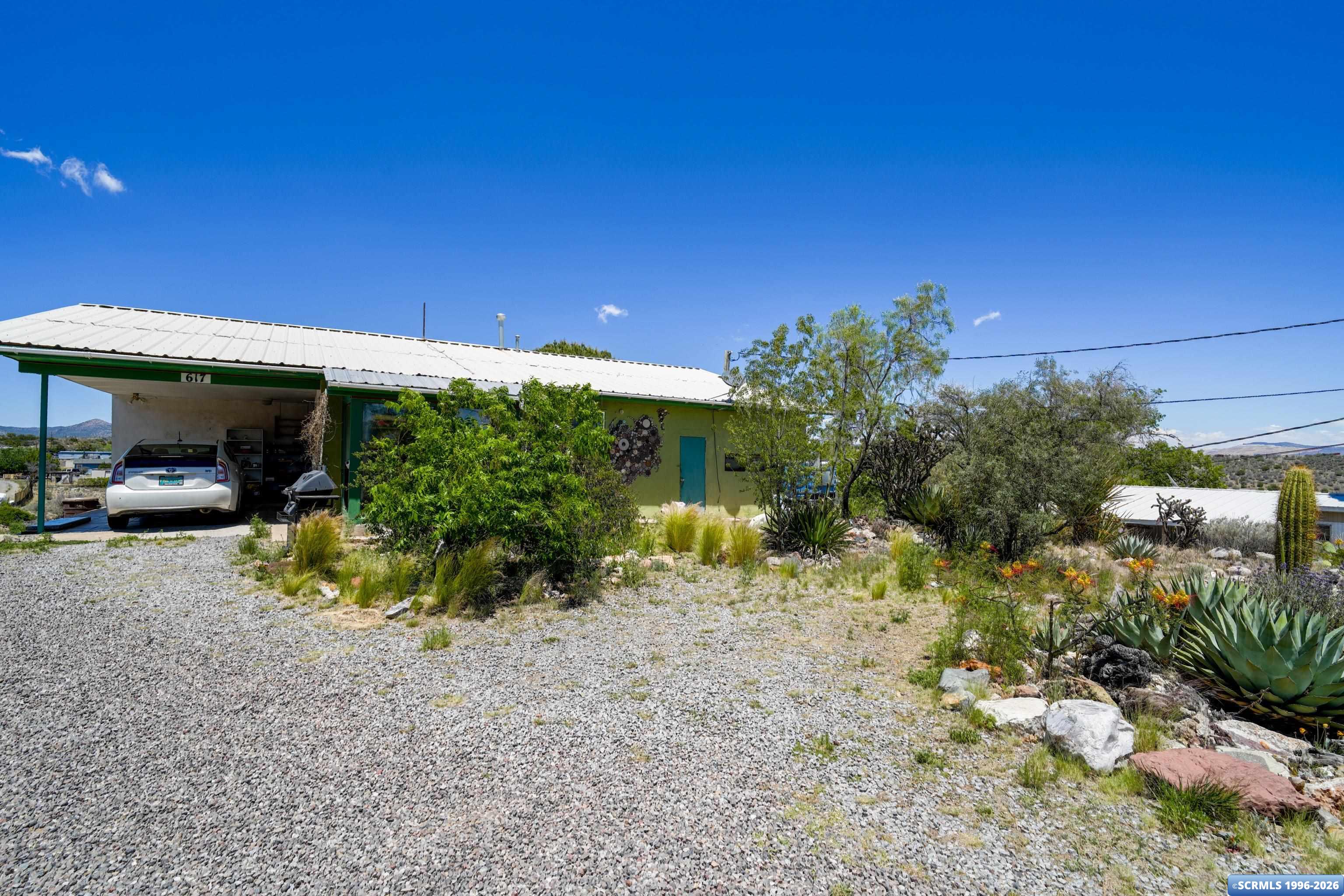 617 Skyview Drive, photograph 2