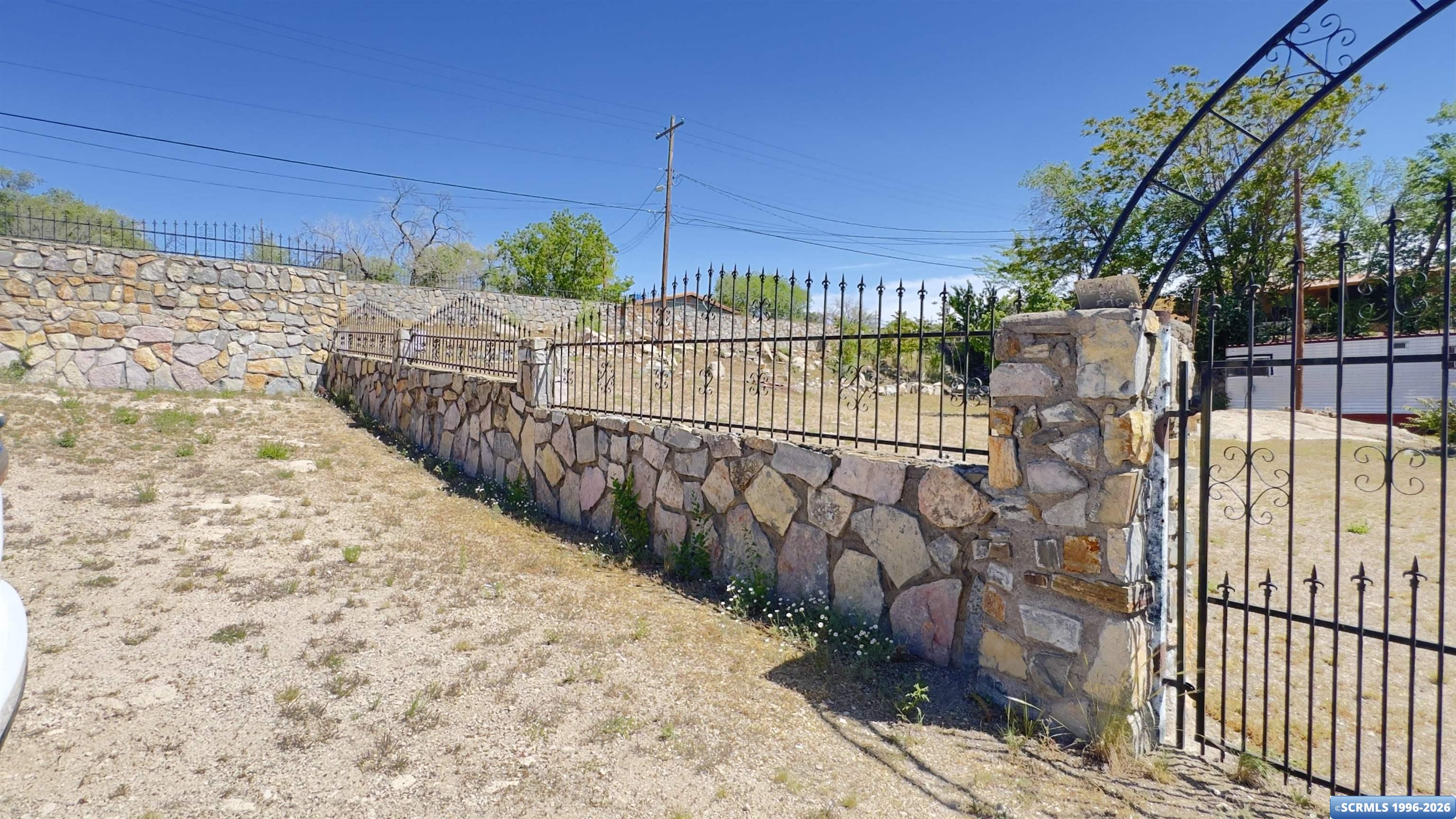 915 Corbin Street, photograph 4