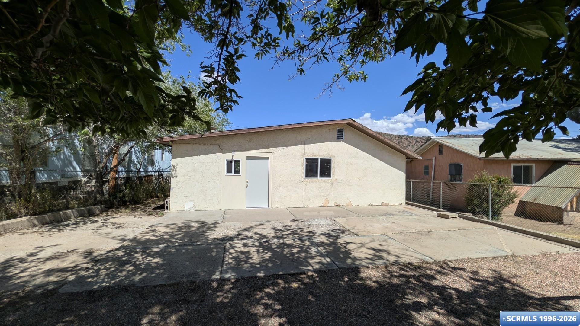 404 Diamond Street, photograph 27