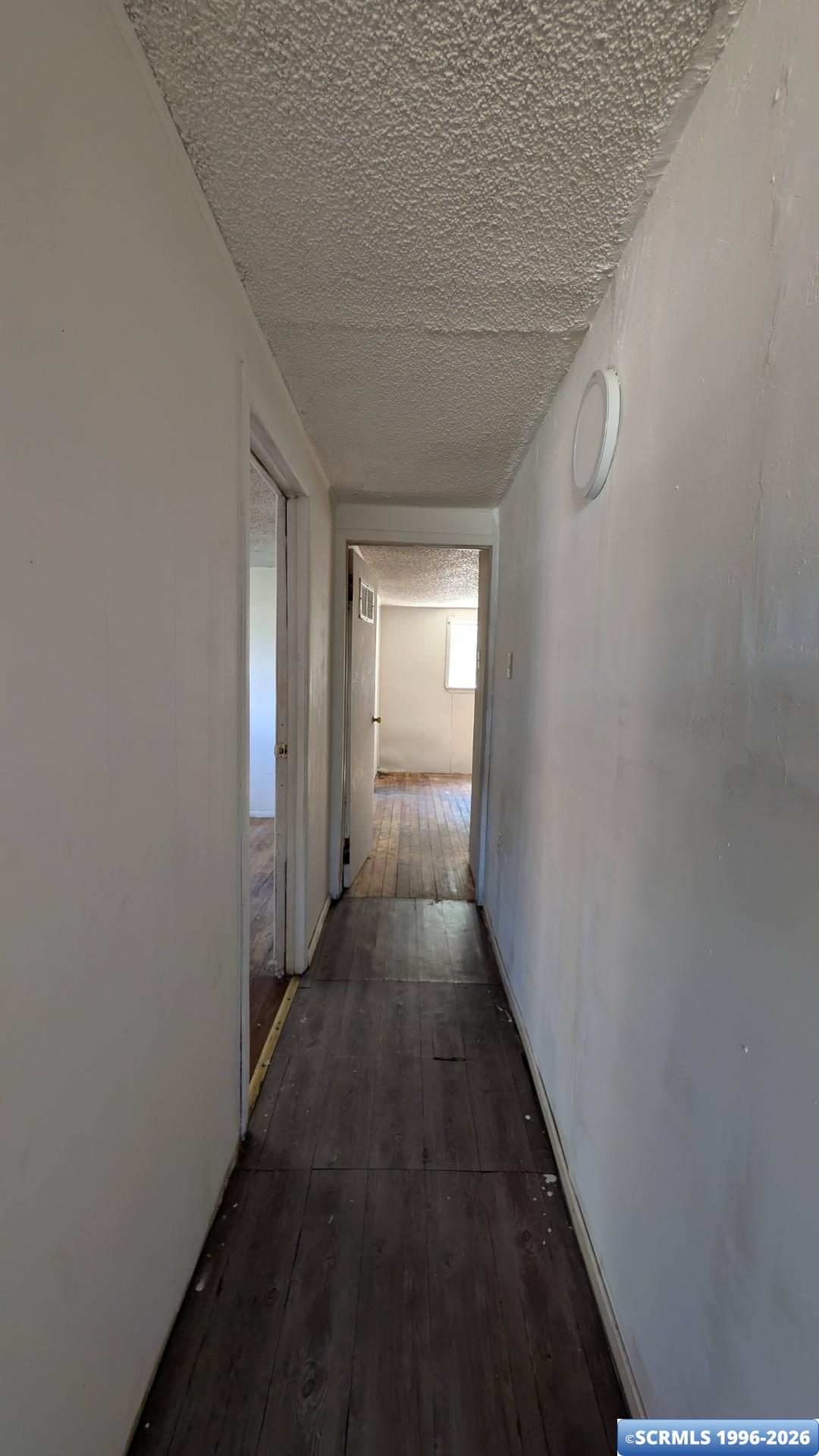 404 Diamond Street, photograph 20