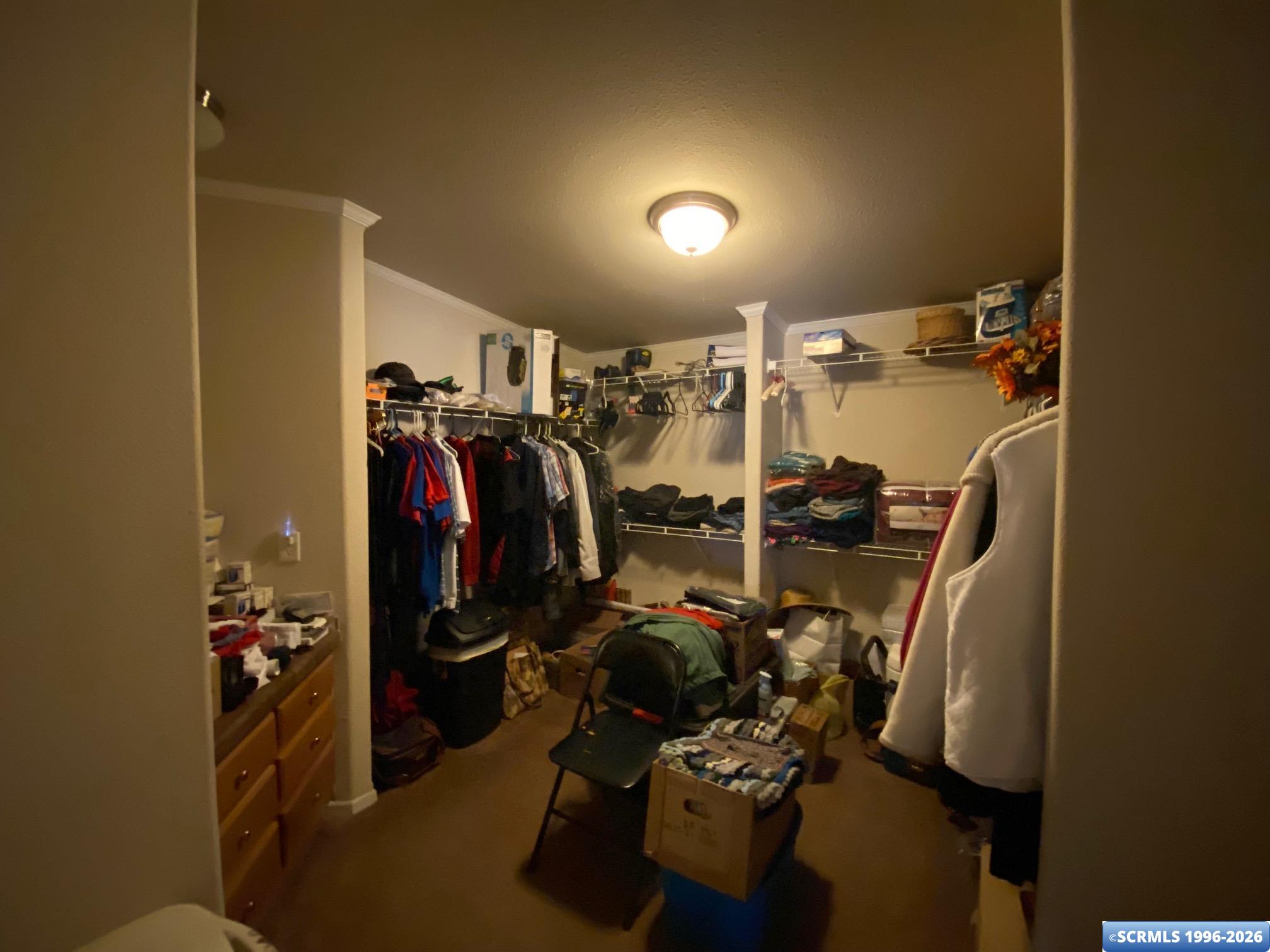 4 Easy Street, photograph 10