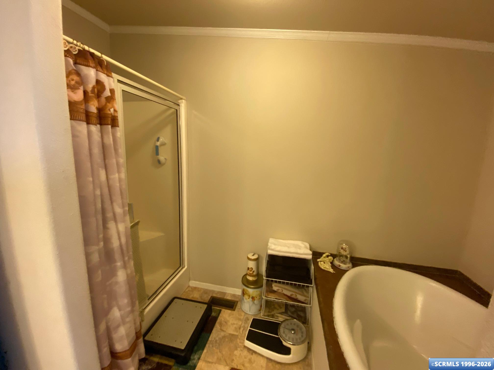 4 Easy Street, photograph 12