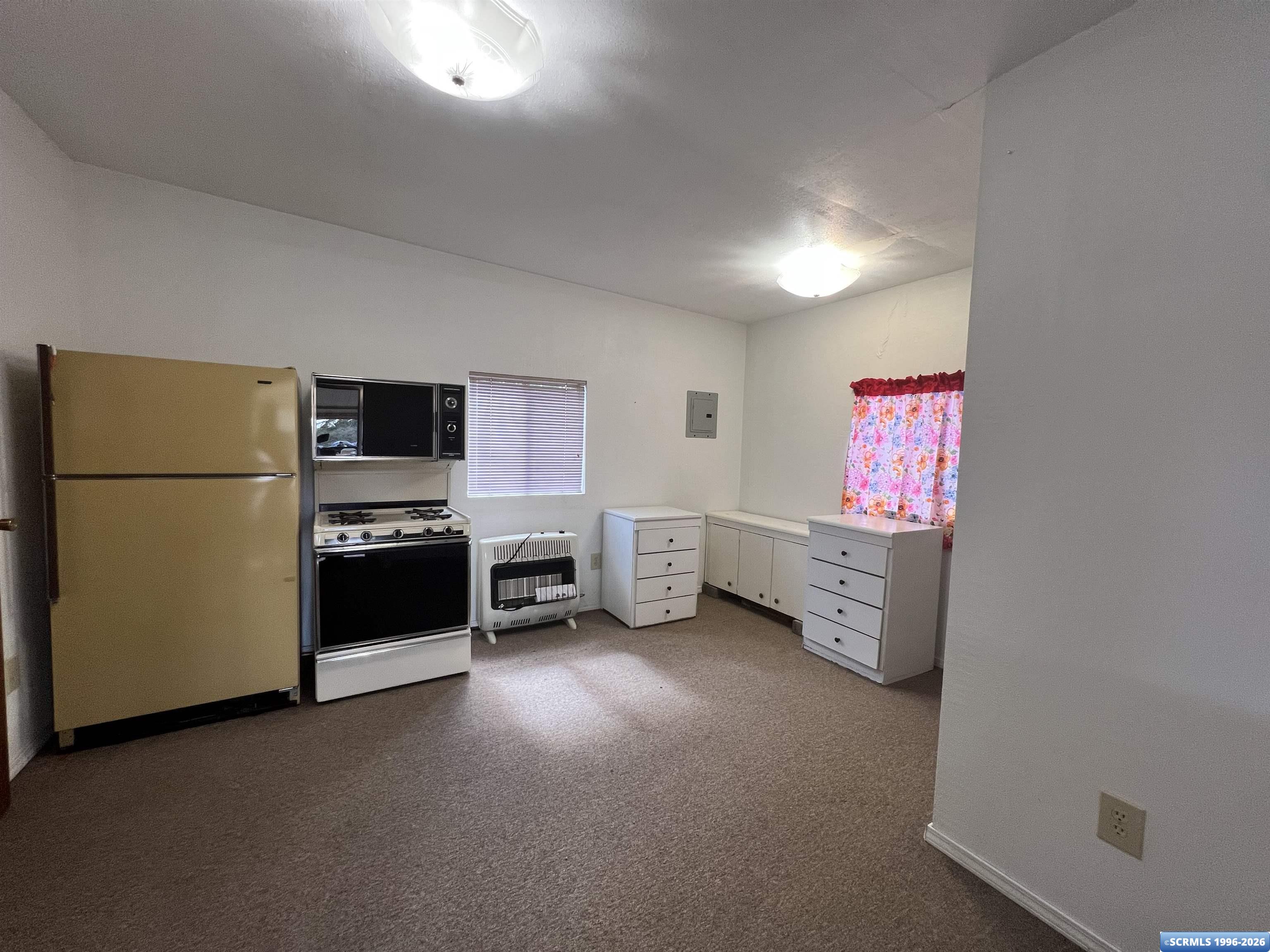 40 Rodeo Road, photograph 41