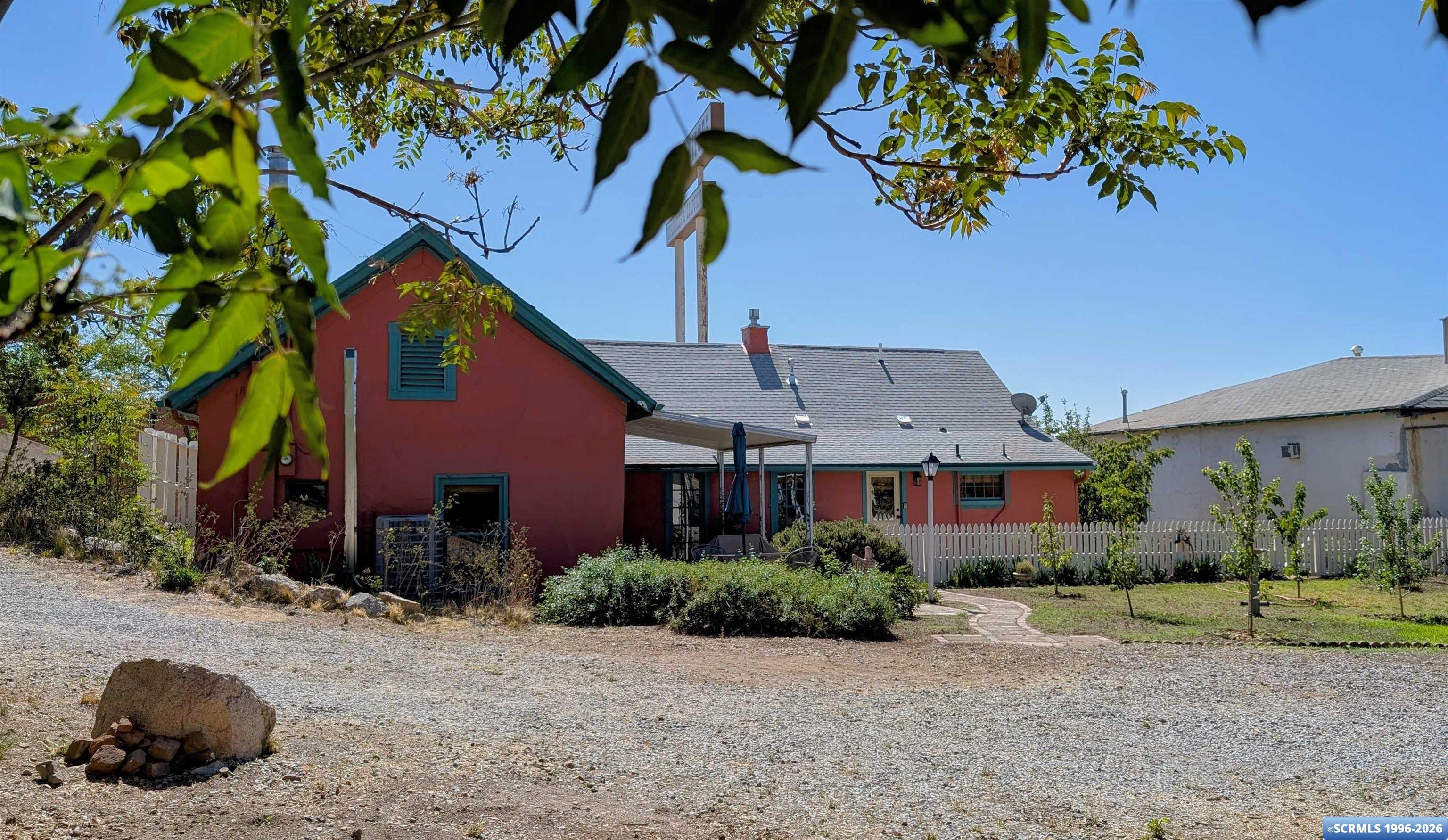 202 S Bullard Street, photograph 22