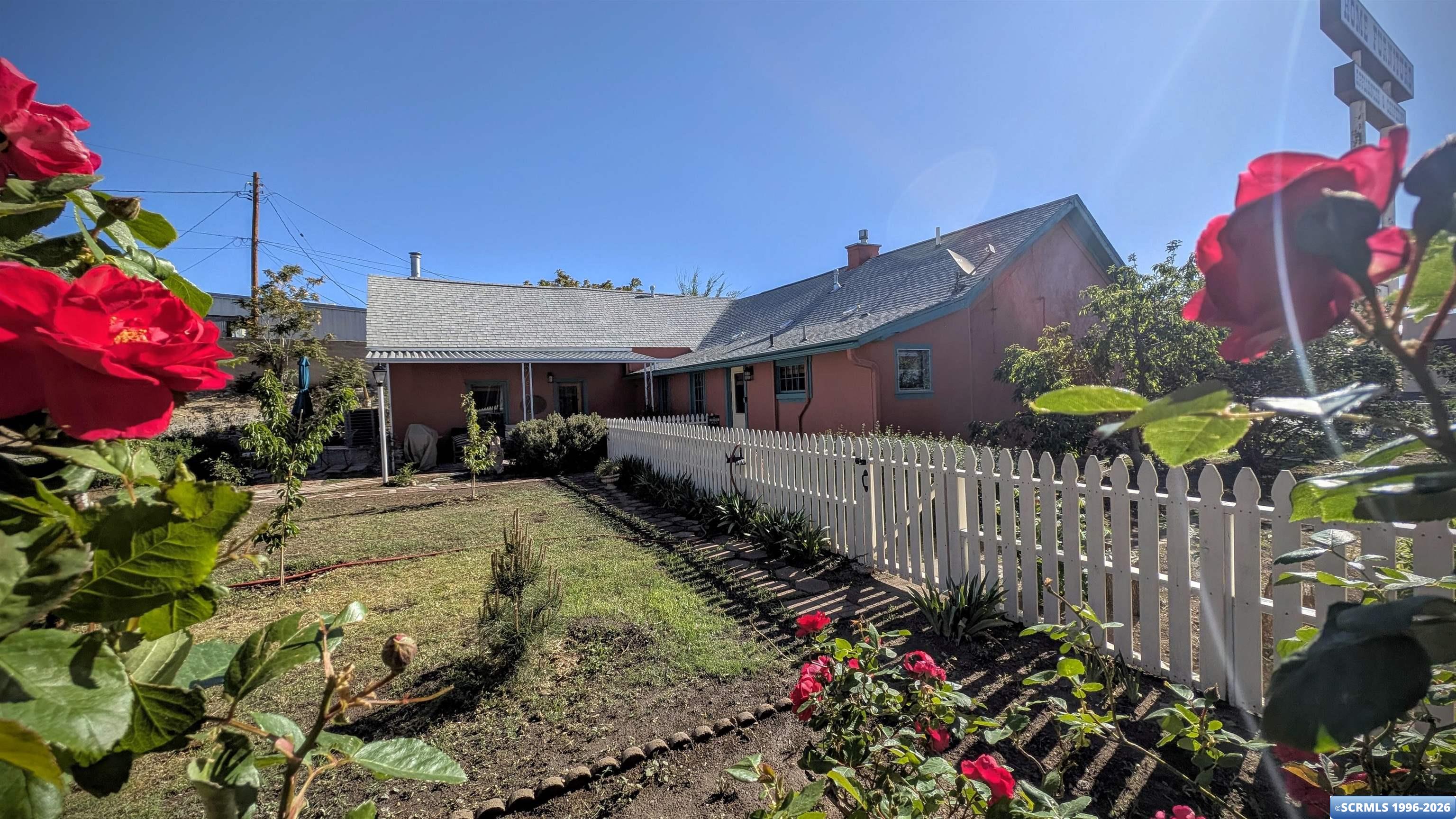 202 S Bullard Street, photograph 23