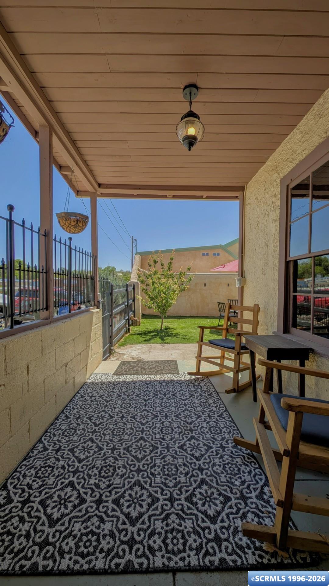 113 W 6th Street, photograph 23
