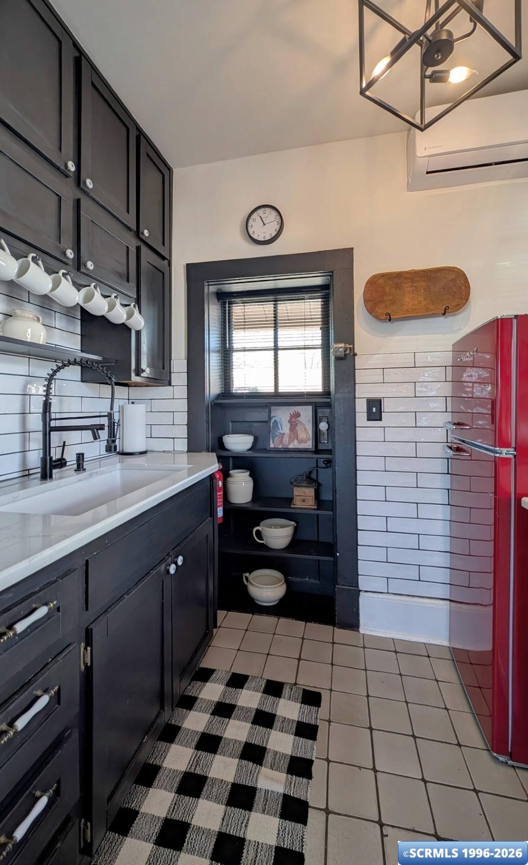 113 W 6th Street, photograph 10