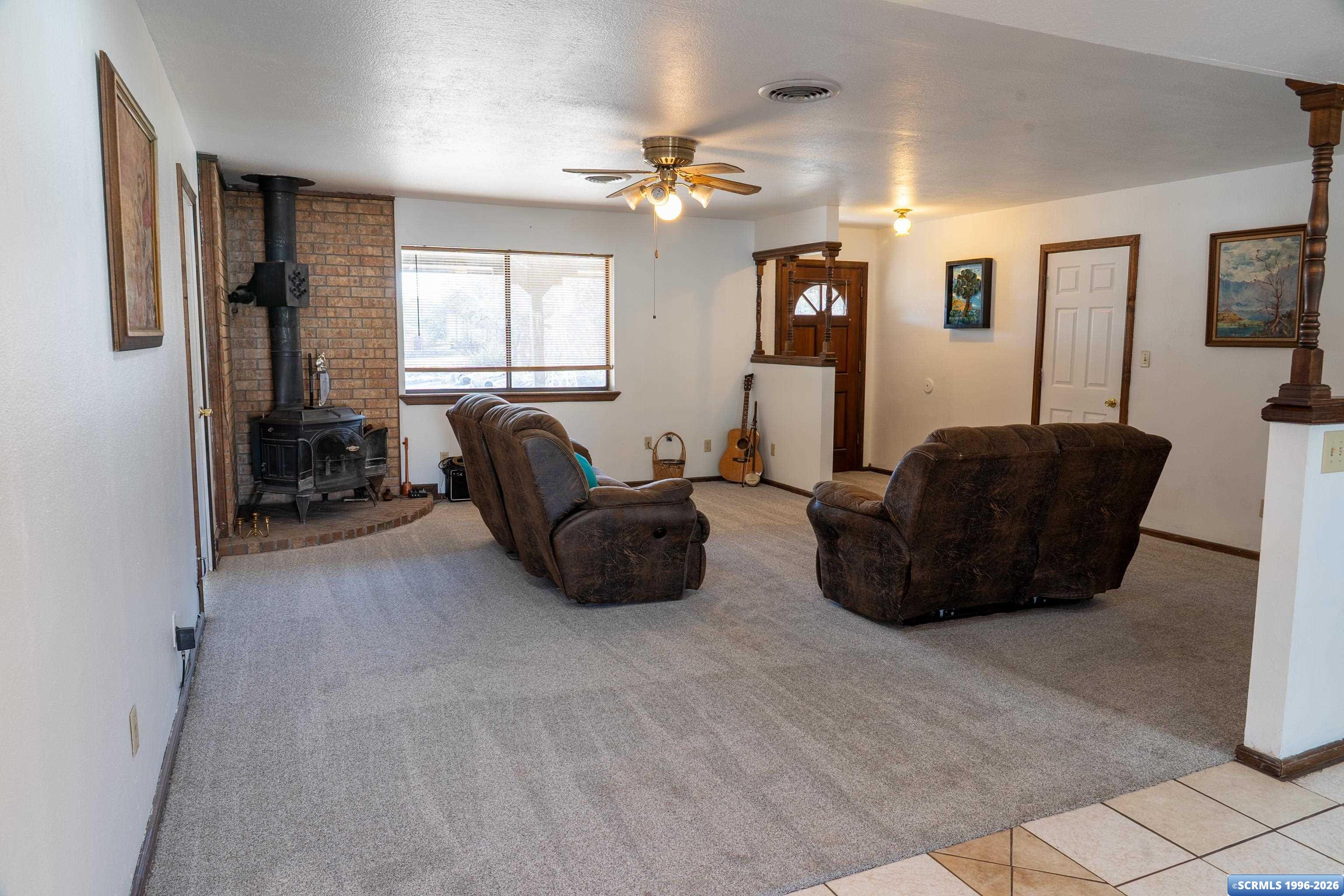 512 Cain Drive, photograph 3